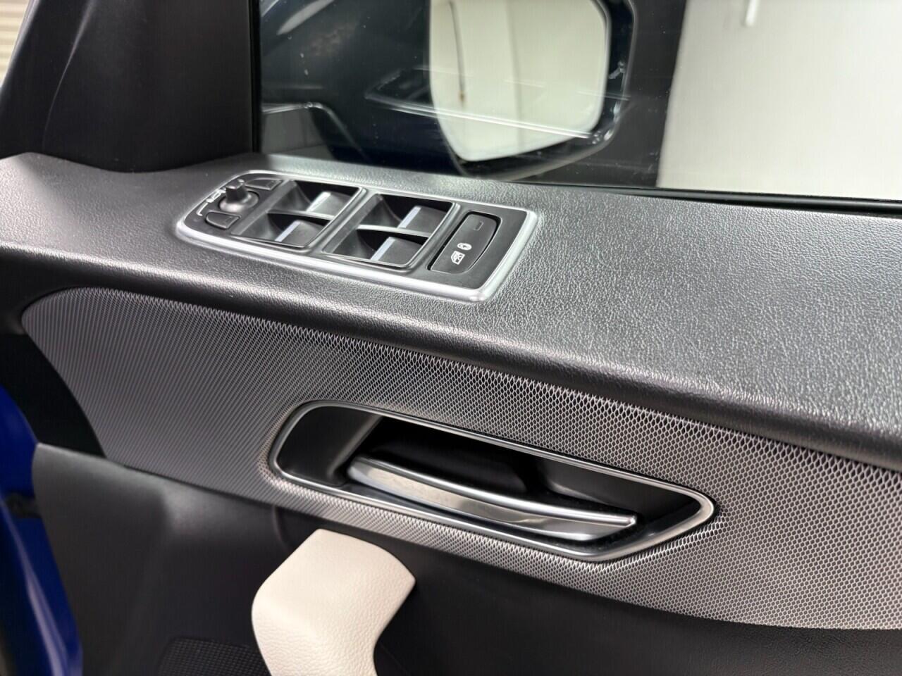 Jaguar F-Pace view 18