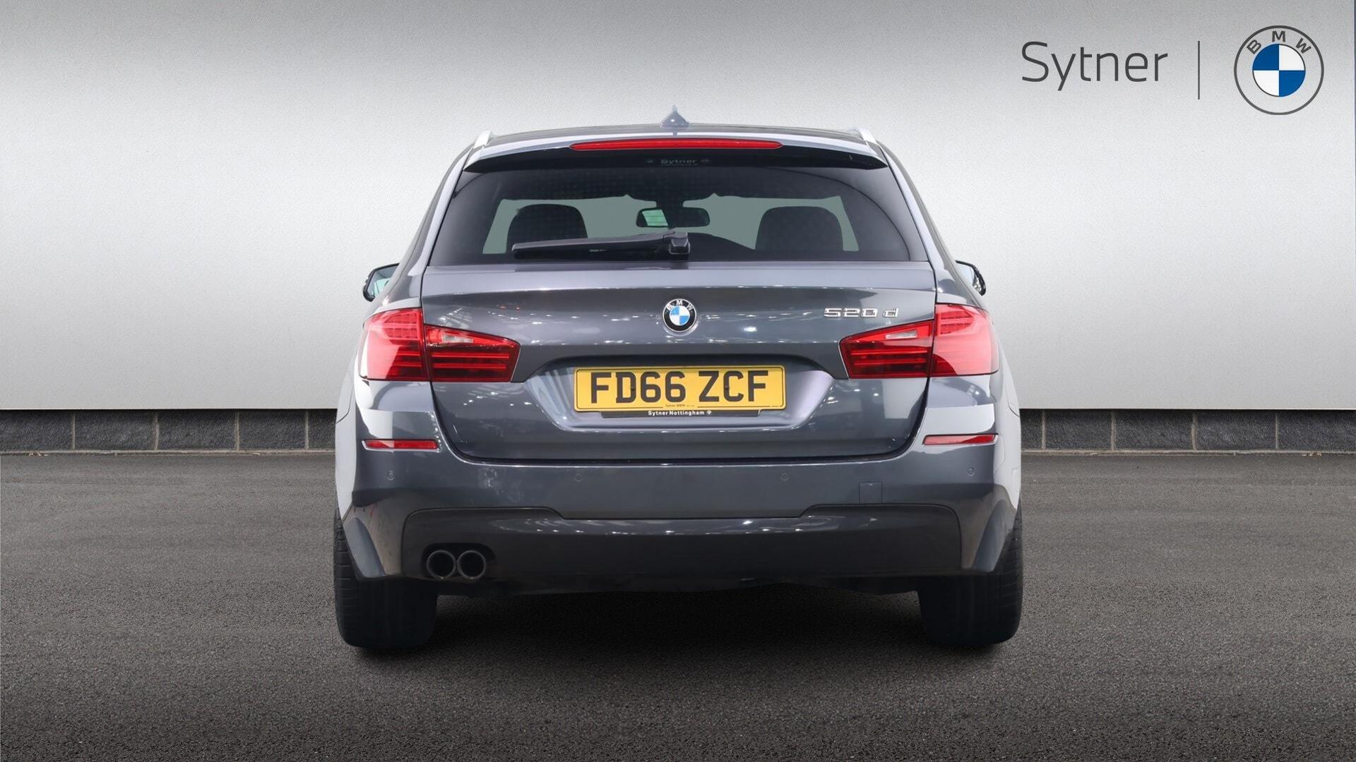 BMW 5 Series view 15