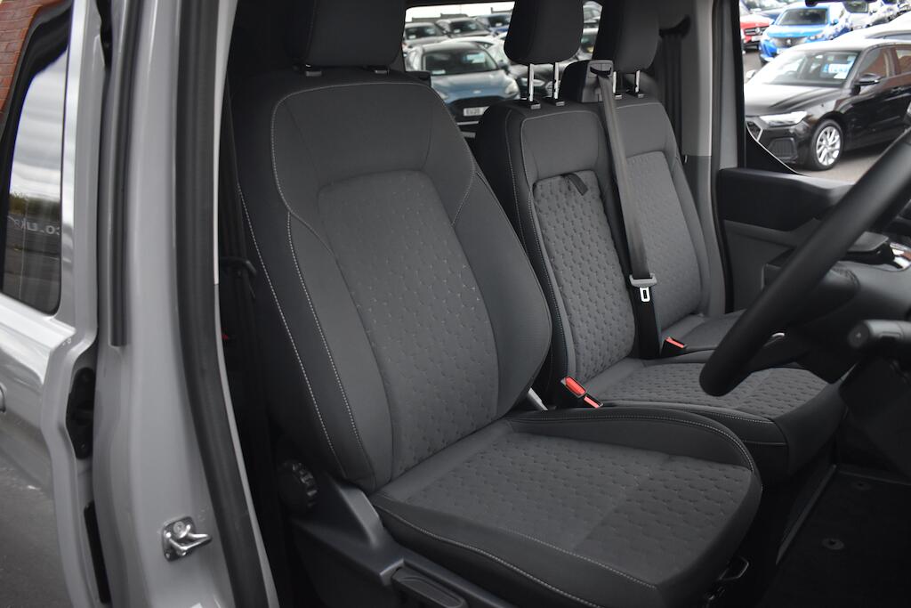Ford Transit Custom view 8