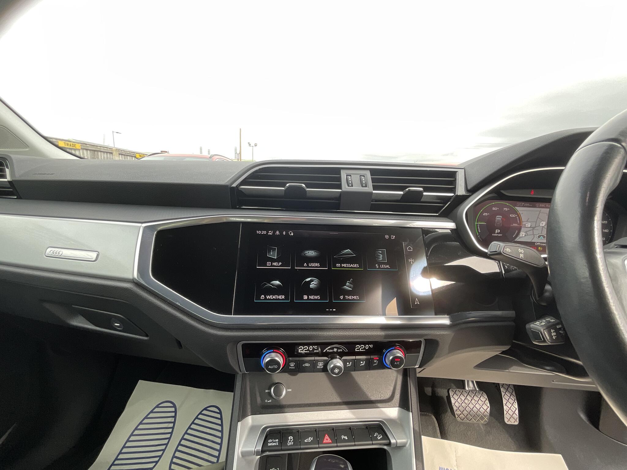 Audi Q3 view 26
