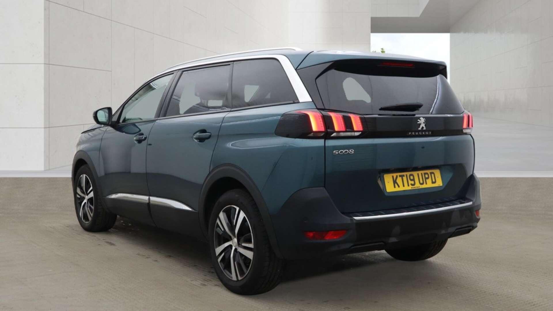 Peugeot 5008 view 4