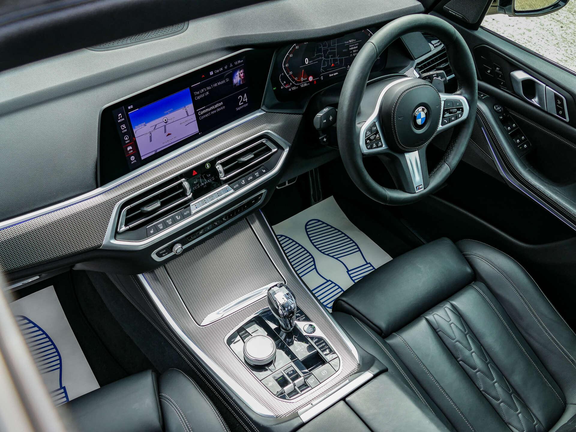 BMW X5 view 4