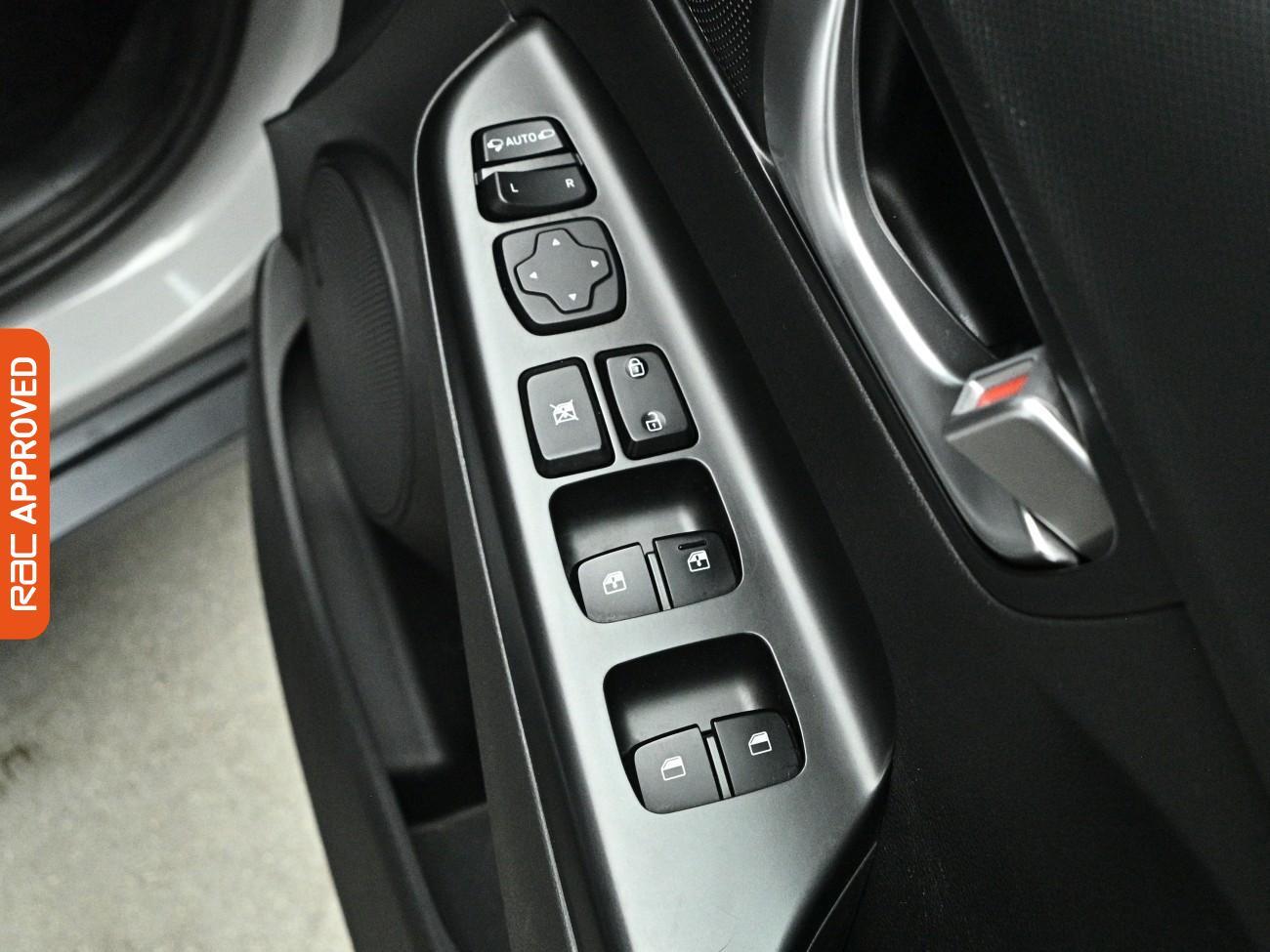 Hyundai Kona view 25