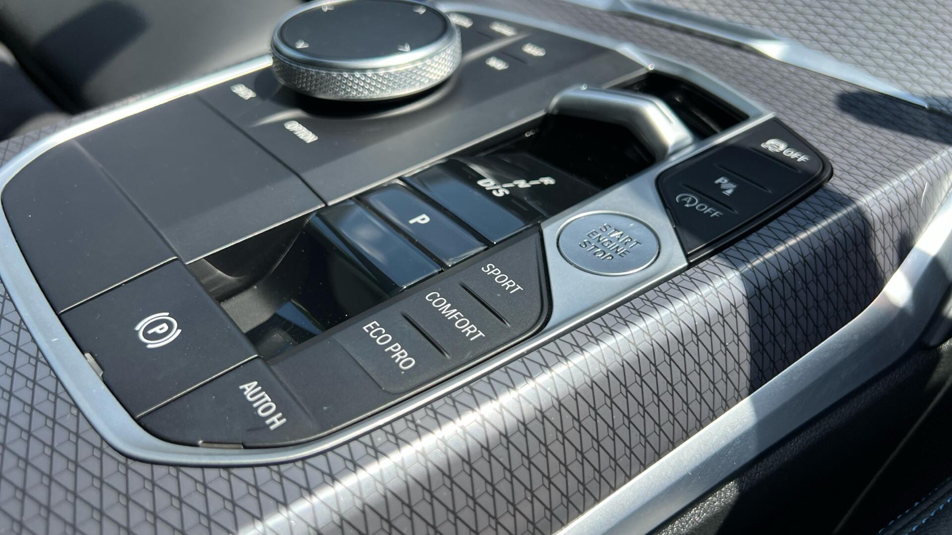BMW 3 Series view 19