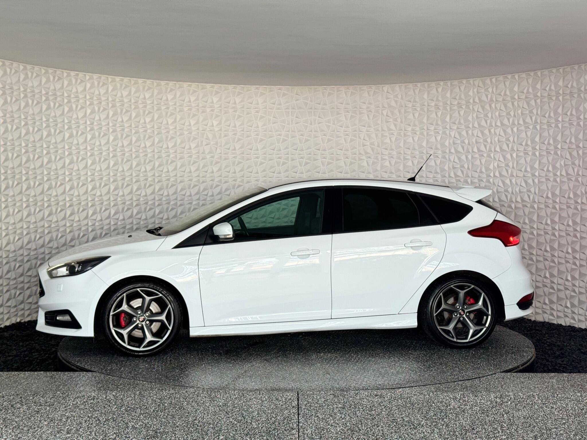 Ford Focus view 21