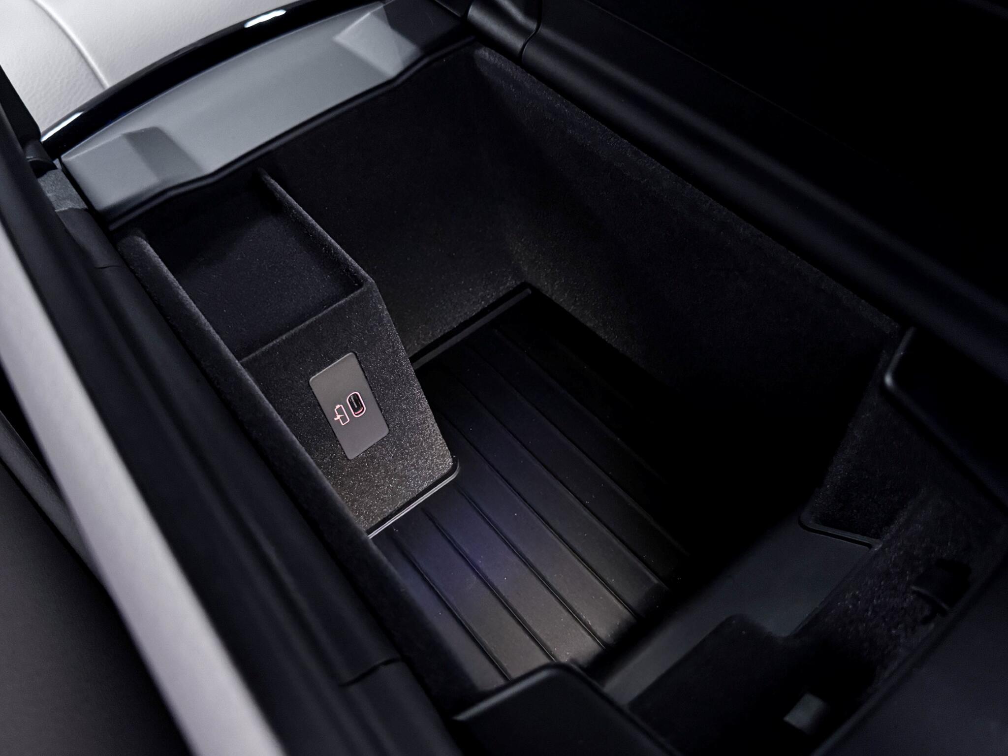 BMW 5 Series view 33