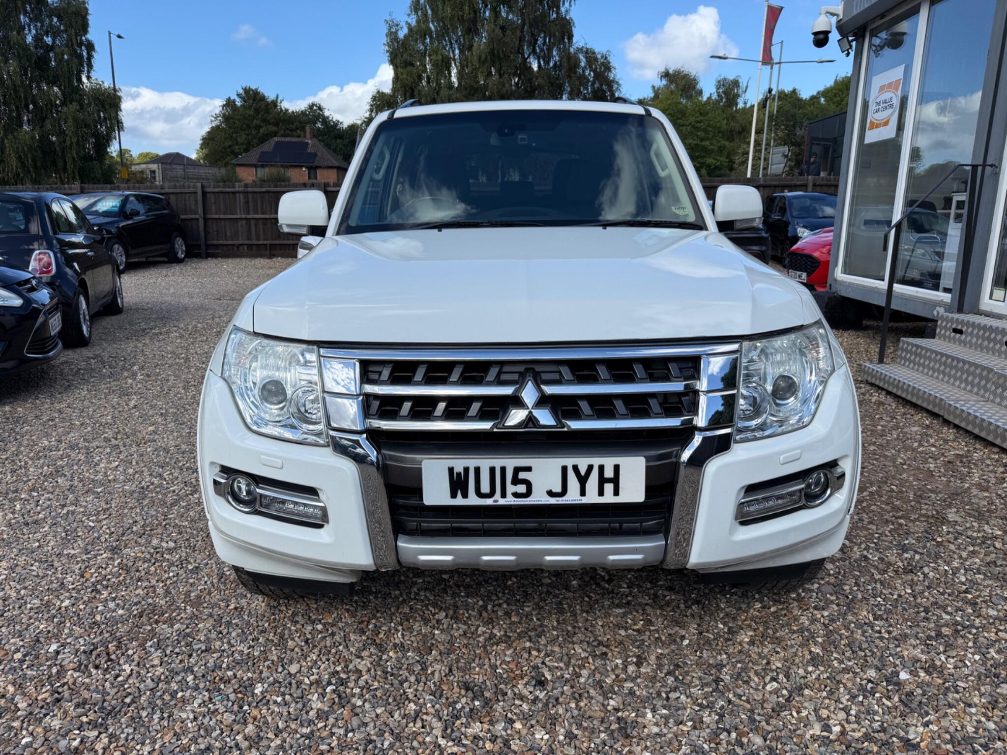 Mitsubishi Shogun view 8