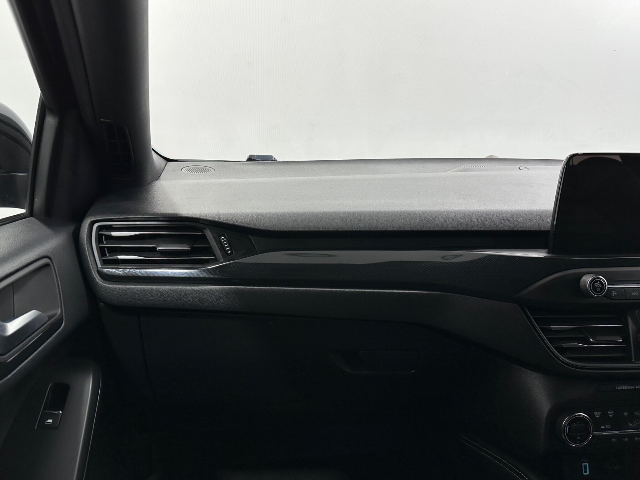 Ford Focus view 28