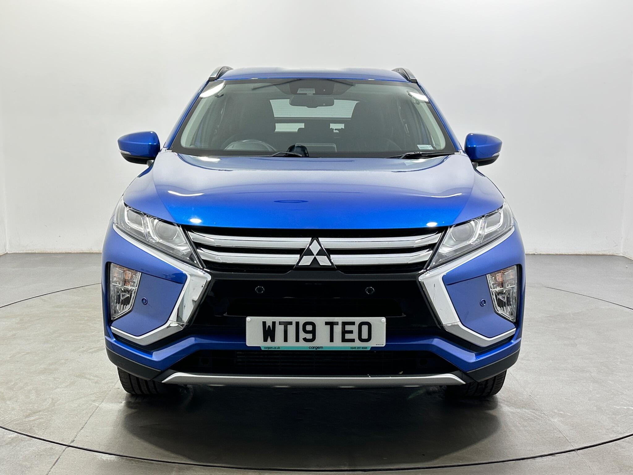 Mitsubishi Eclipse Cross view 3