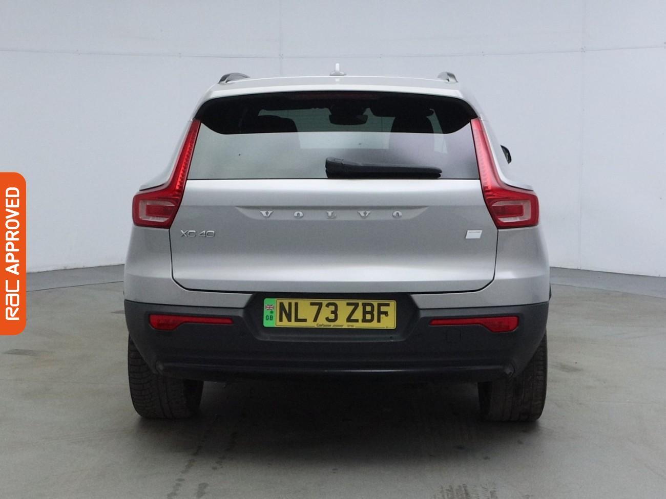 Volvo XC40 view 9