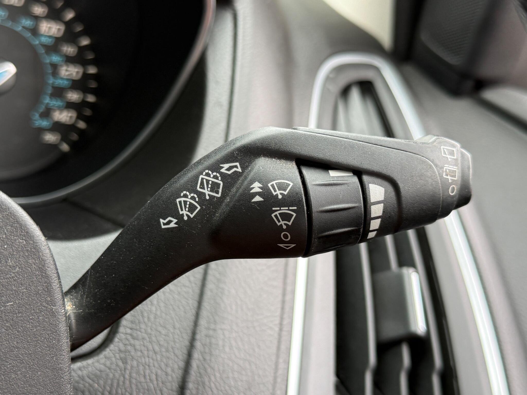 Ford Focus - Image 61