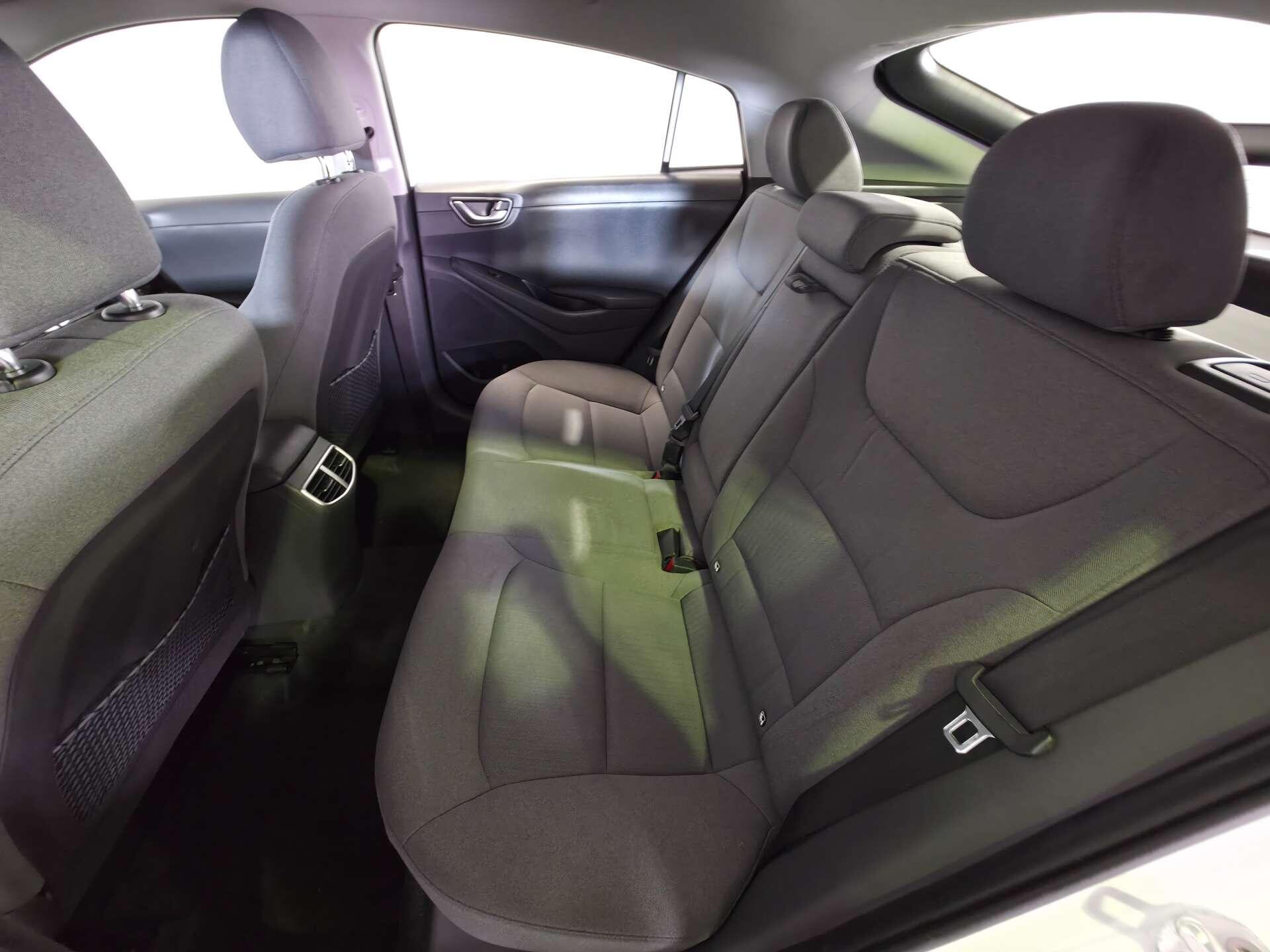 Hyundai Ioniq view 62