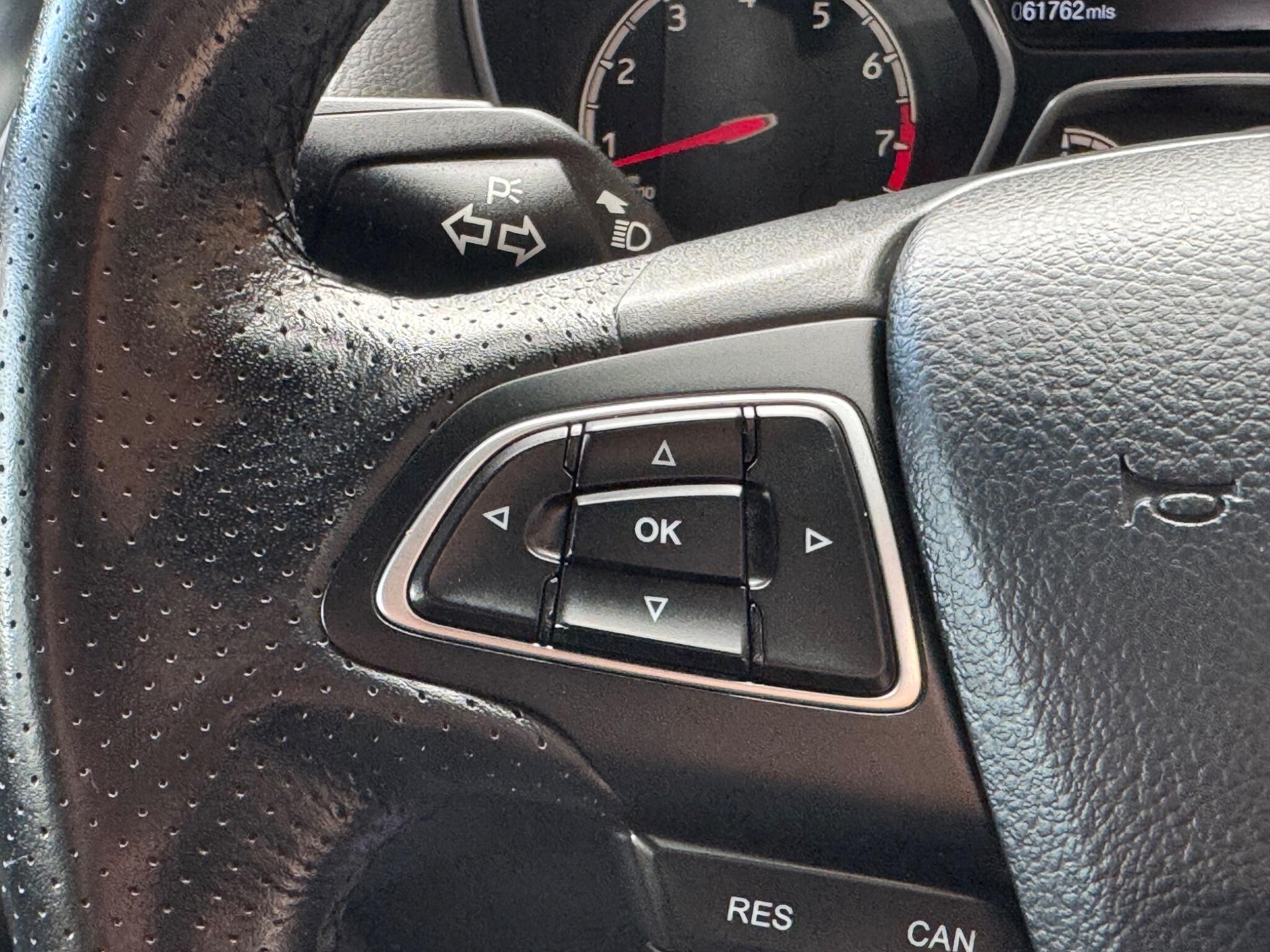 Ford Focus view 19