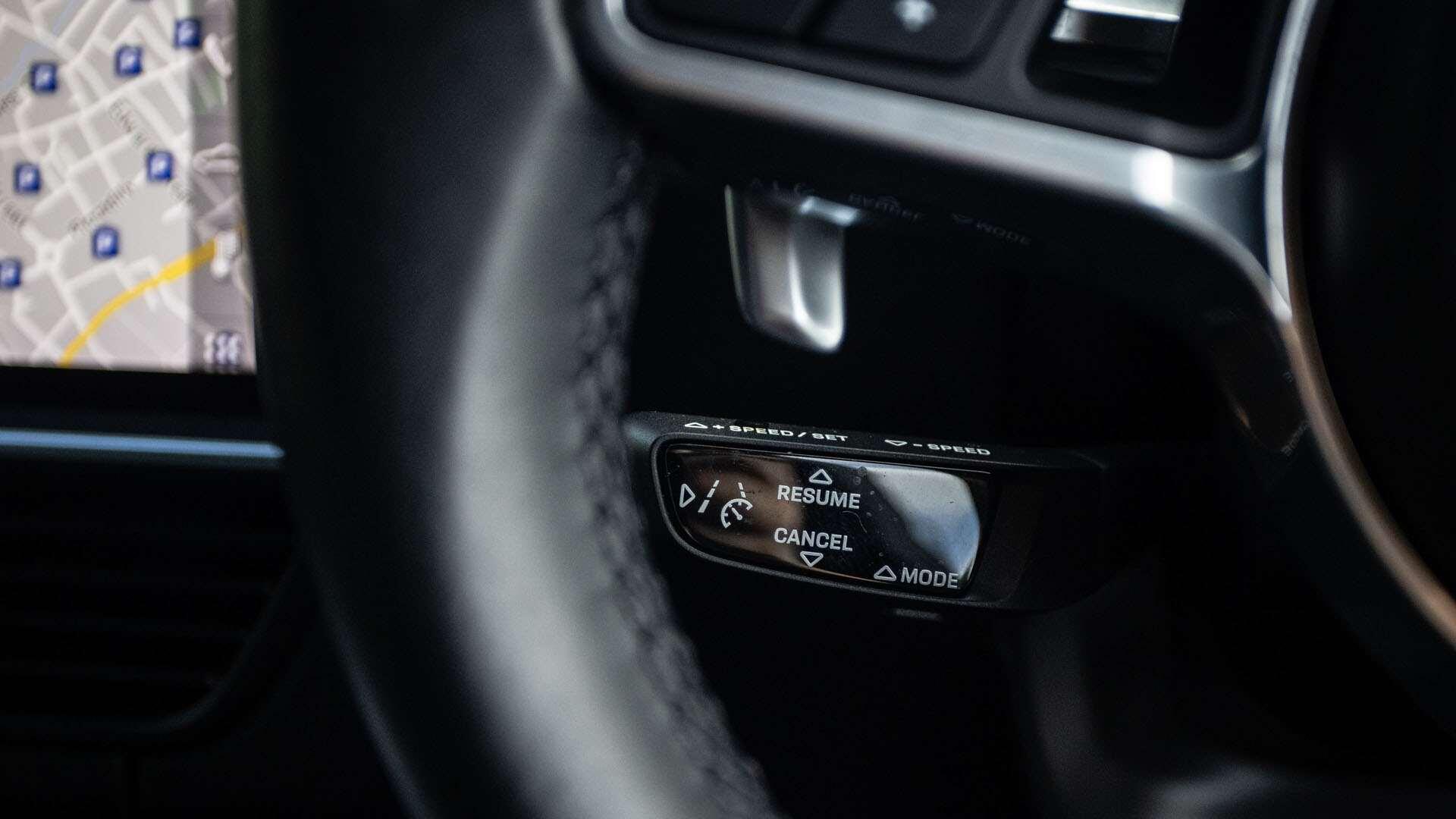 Porsche Cayenne view 34