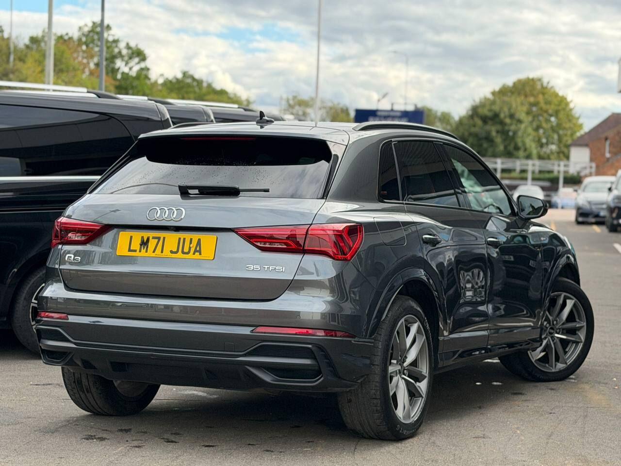 Audi Q3 view 66