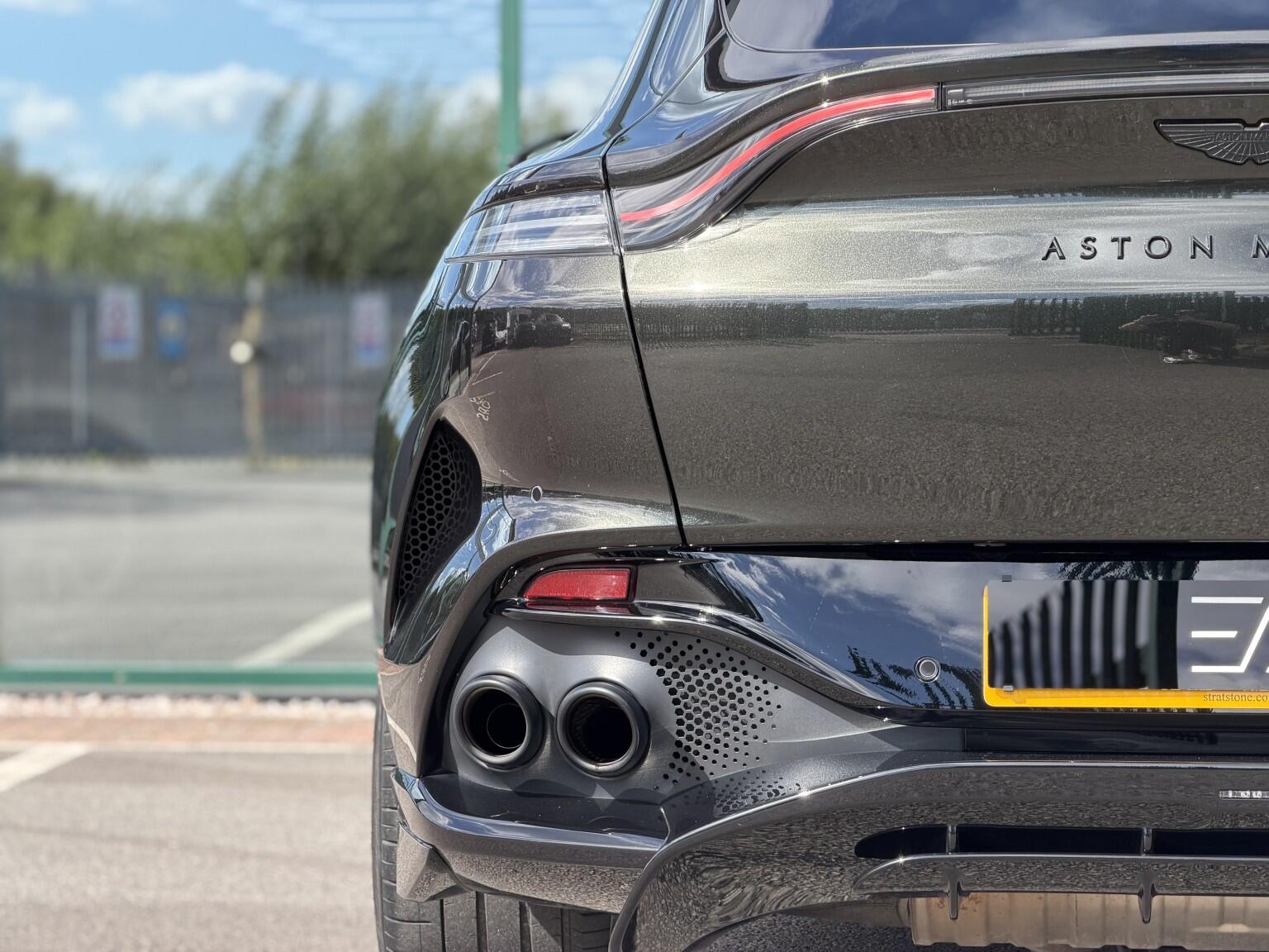 Aston Martin DBX view 39