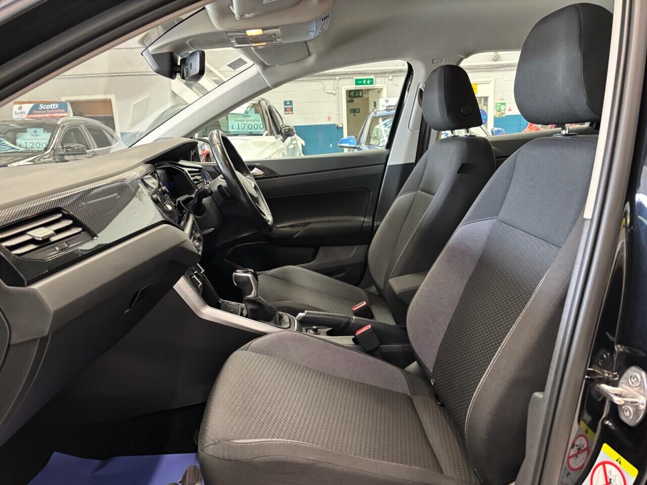 Volkswagen Polo view 23