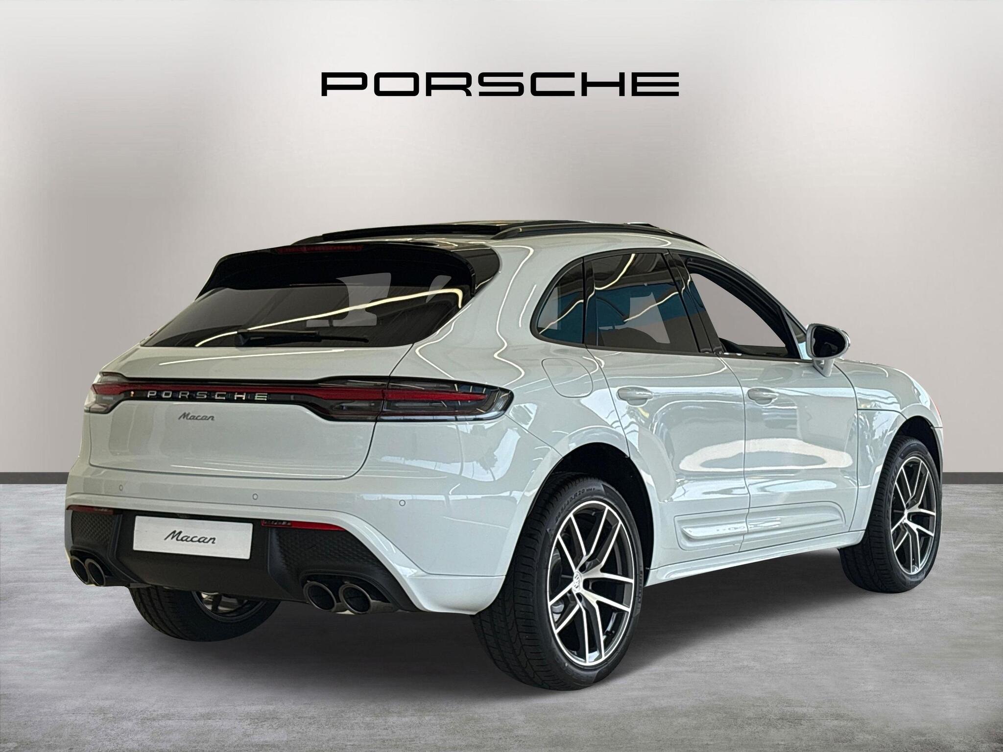 Porsche Macan view 7