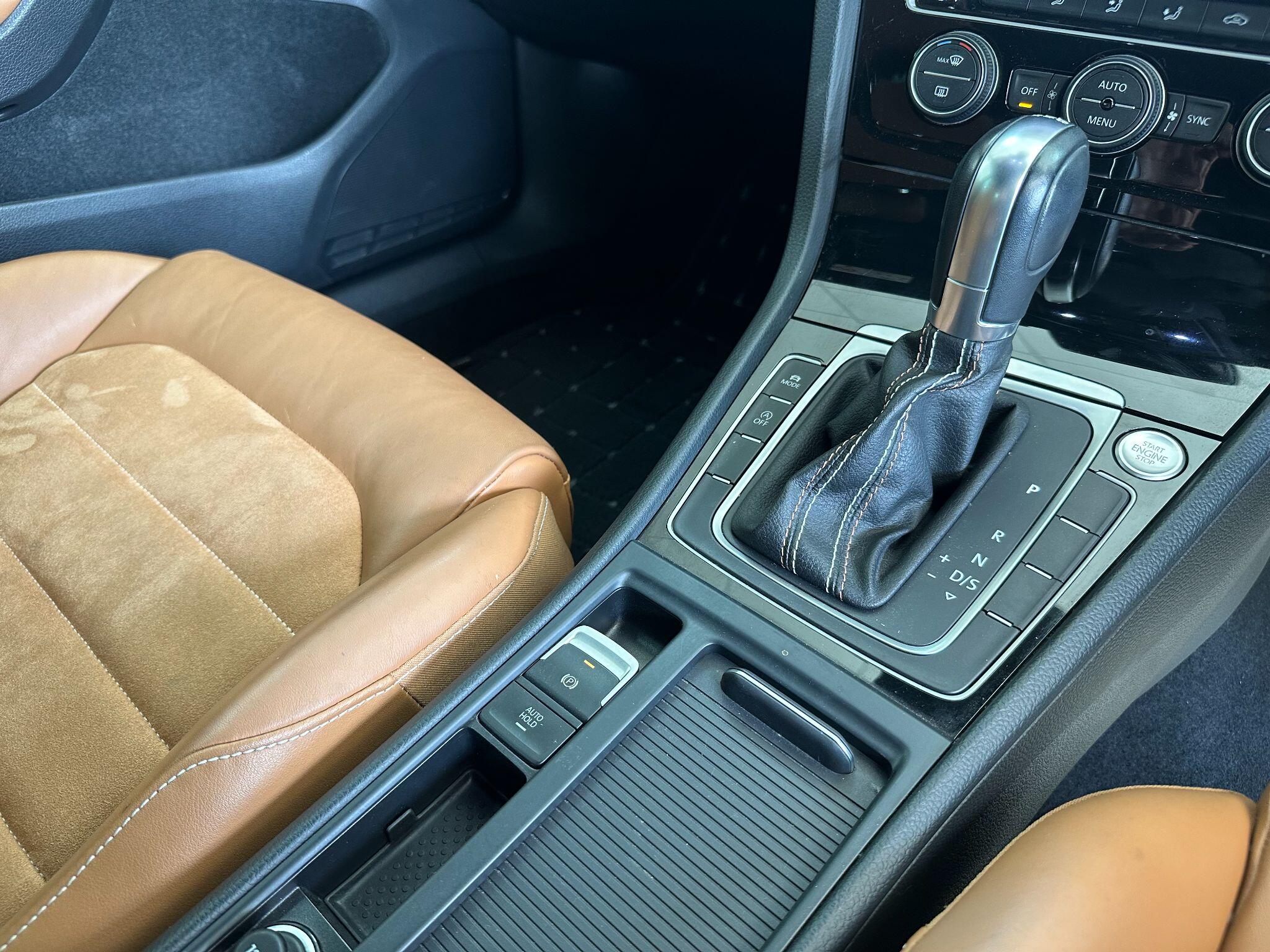 2015 Volkswagen Golf image 29