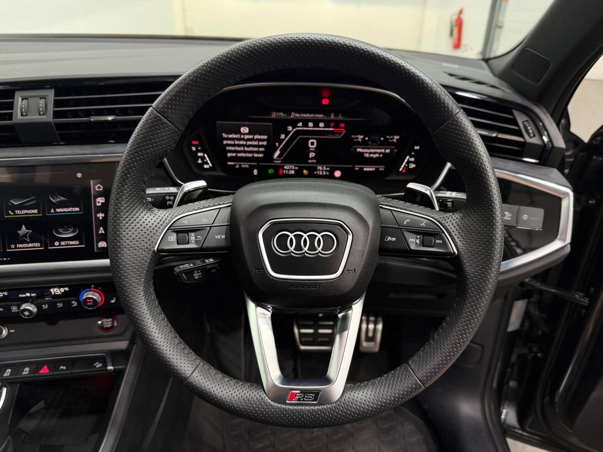 Audi RS Q3 view 20