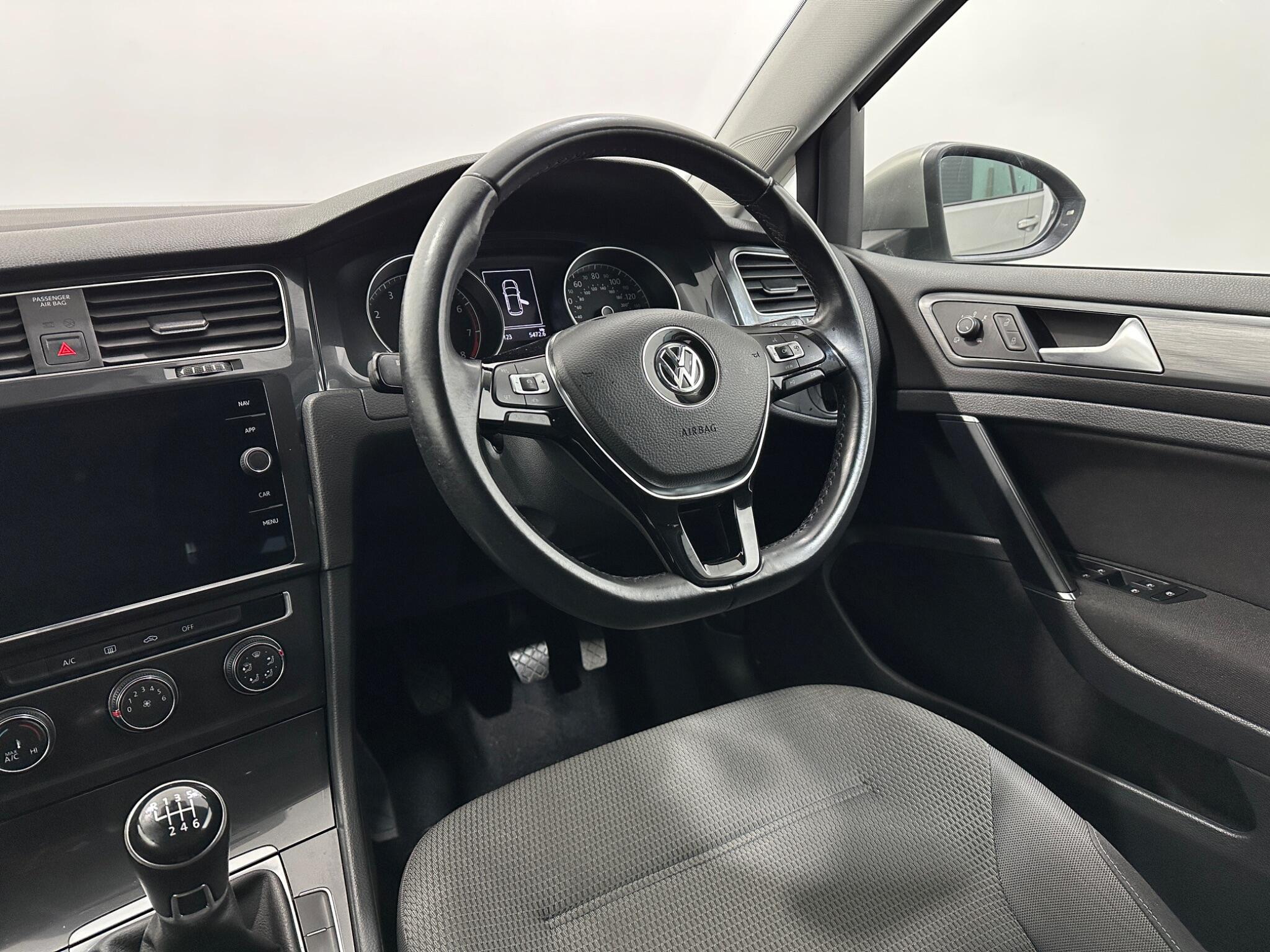 Volkswagen Golf view 12