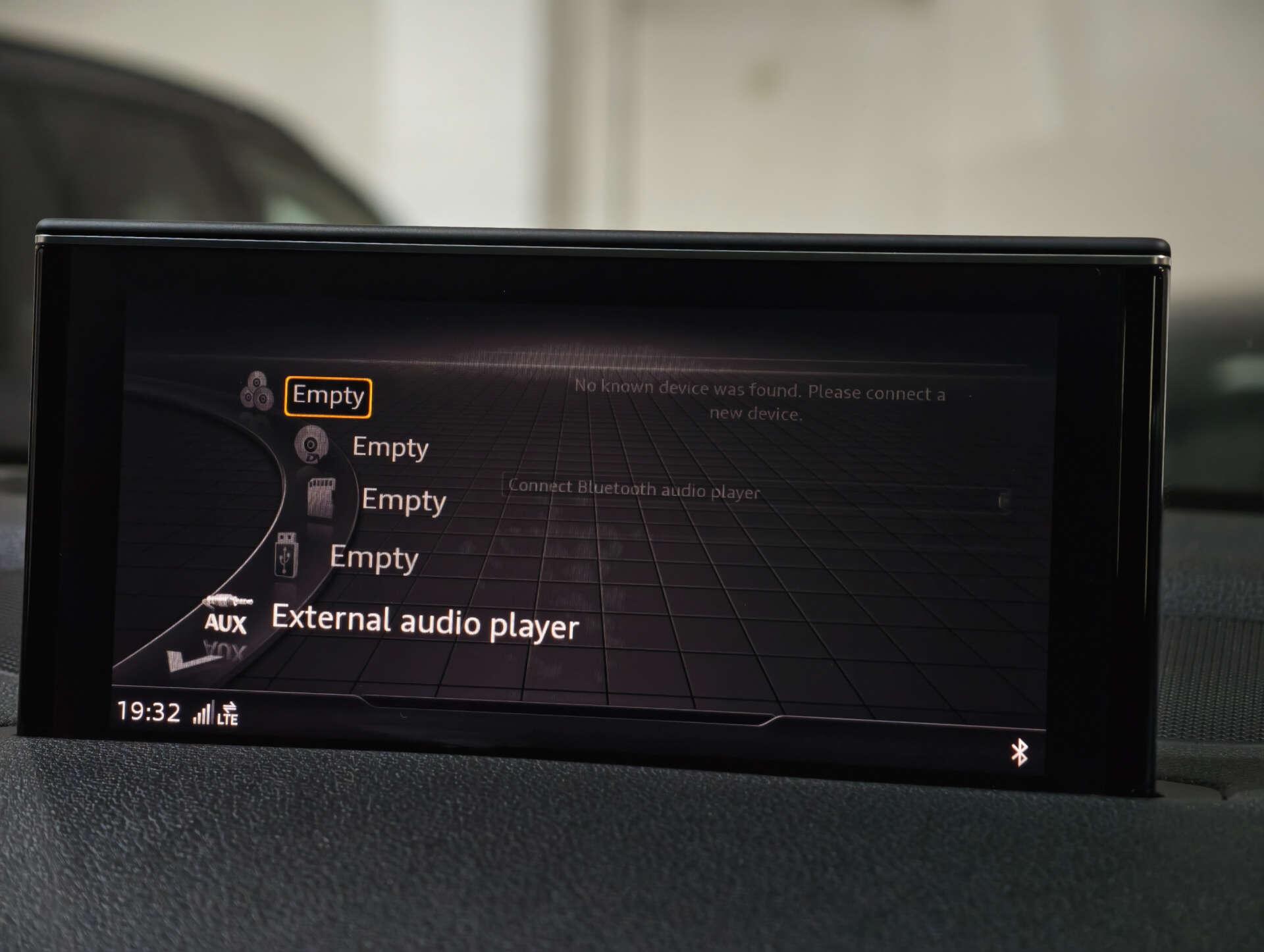 Audi Q7 view 47