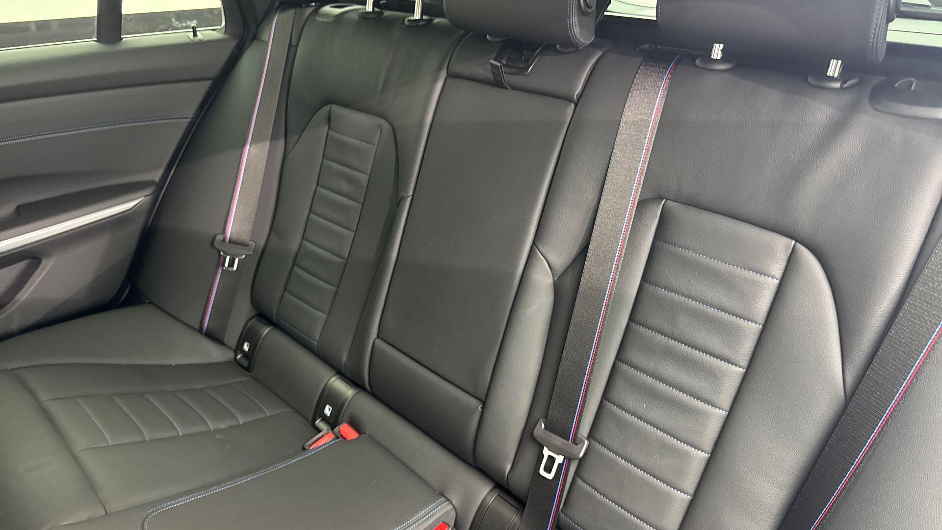 BMW 3 Series view 19