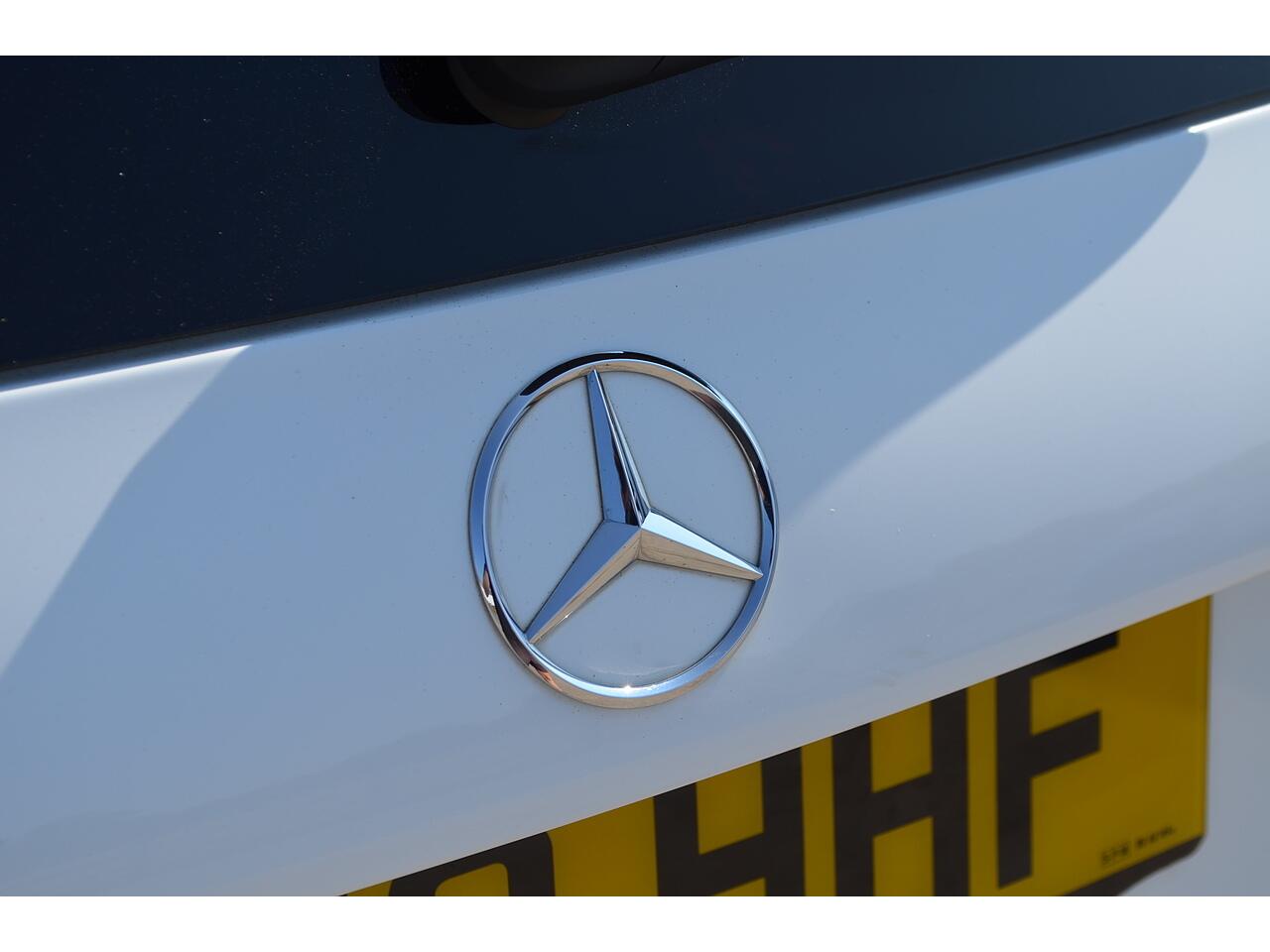 Mercedes-Benz GLB view 42