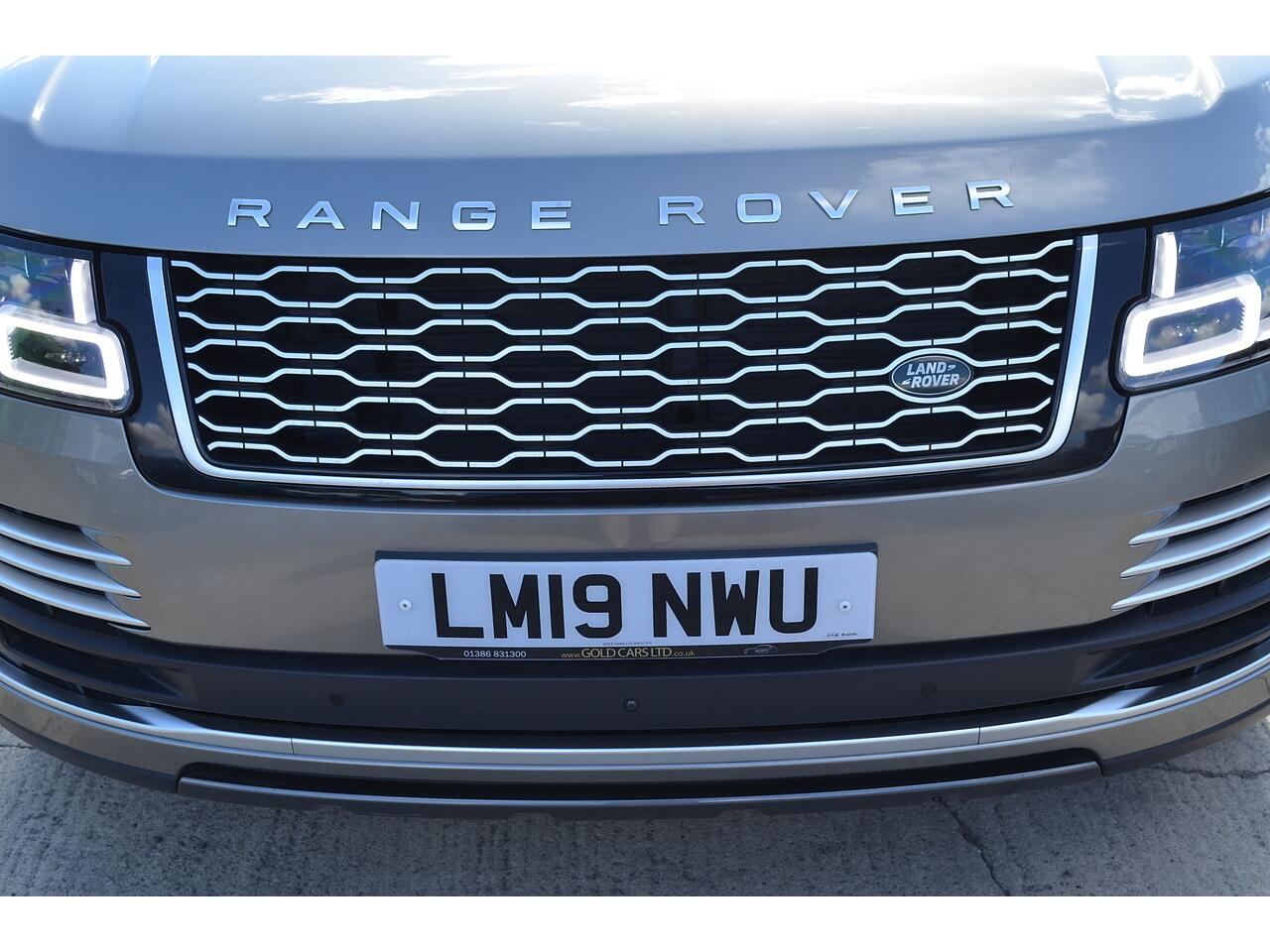 Land Rover Range Rover view 34
