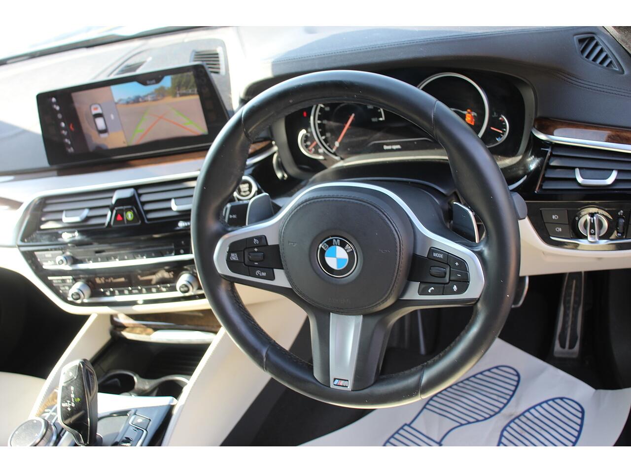 BMW 5 Series view 13
