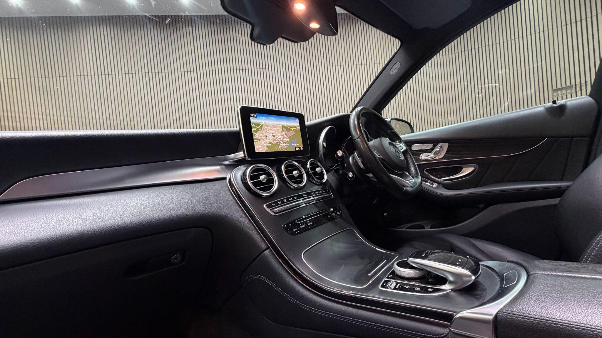 Mercedes-Benz GLC view 10
