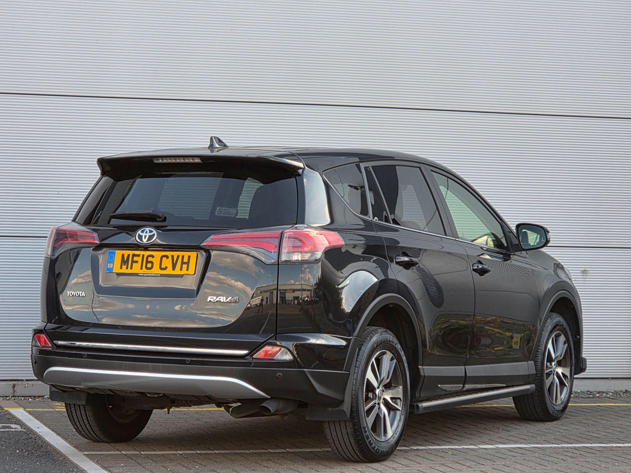 Toyota Rav4 view 7