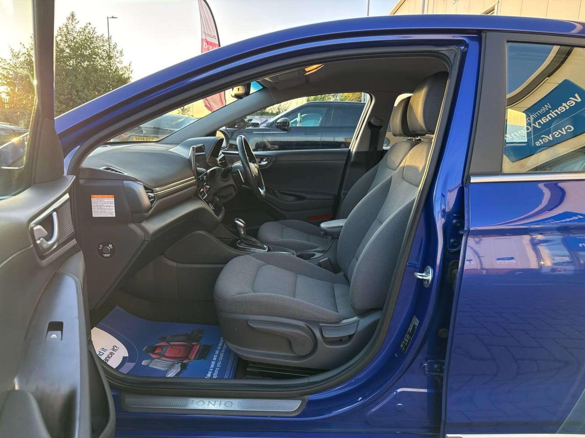 Hyundai Ioniq view 43