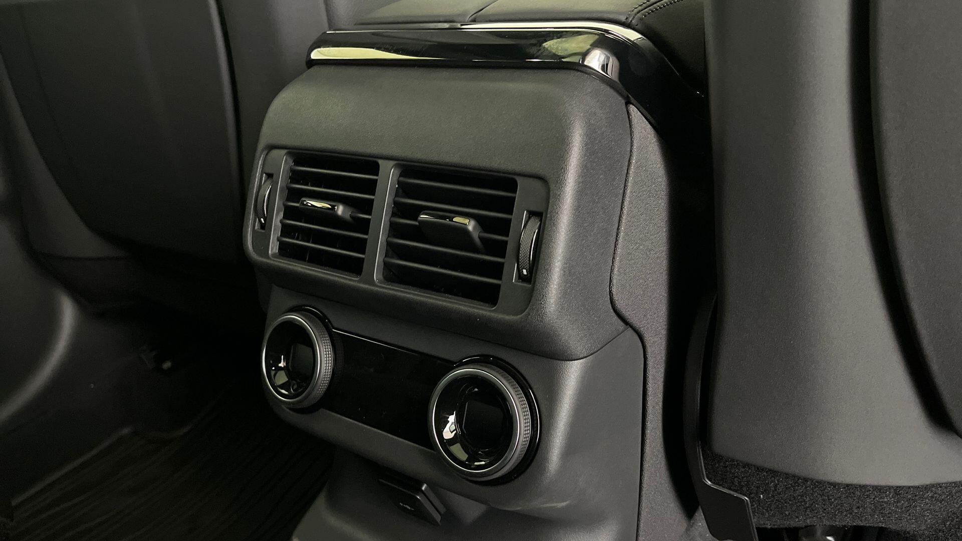 Land Rover Range Rover Velar view 18