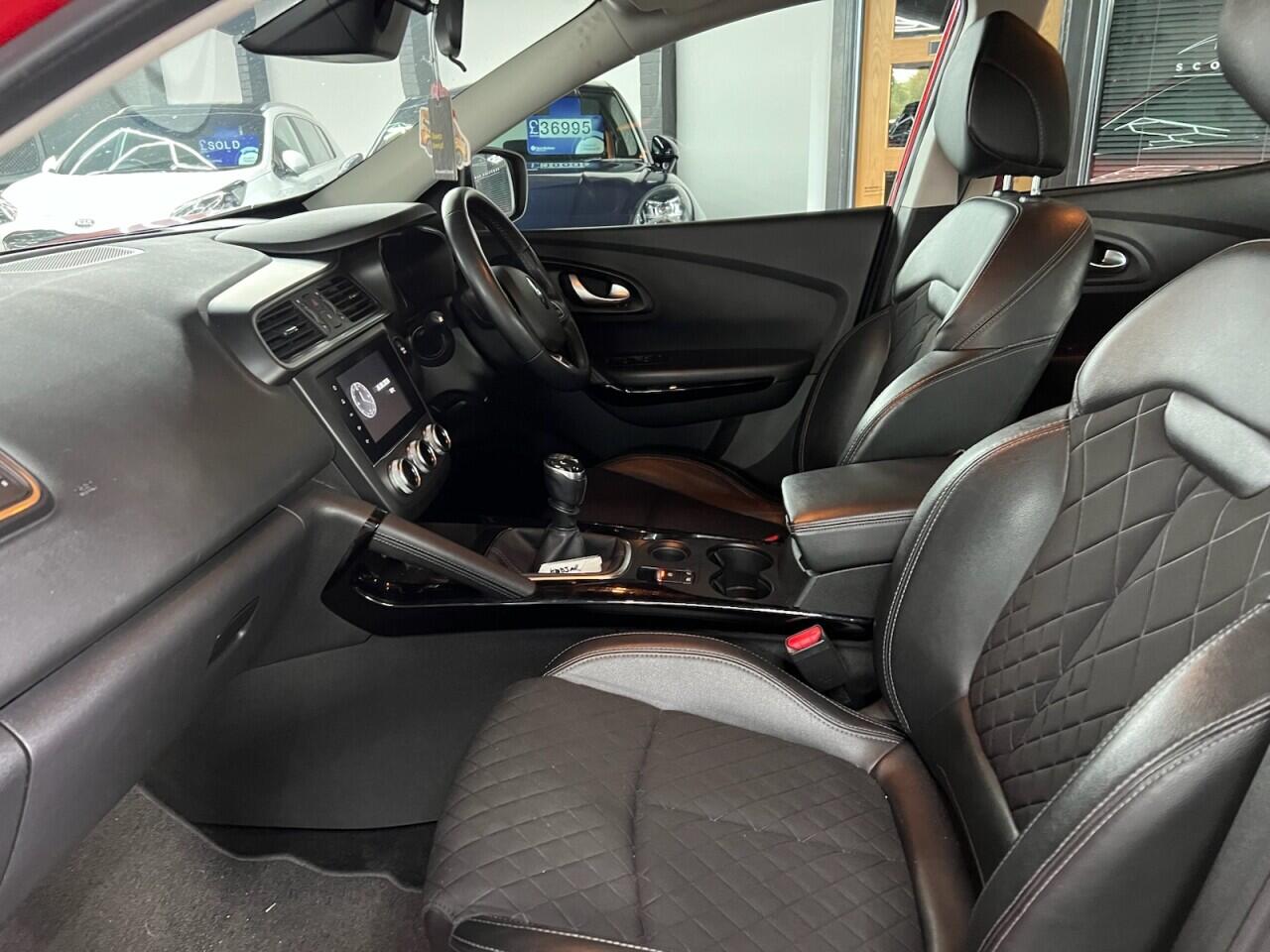 Renault Kadjar view 3
