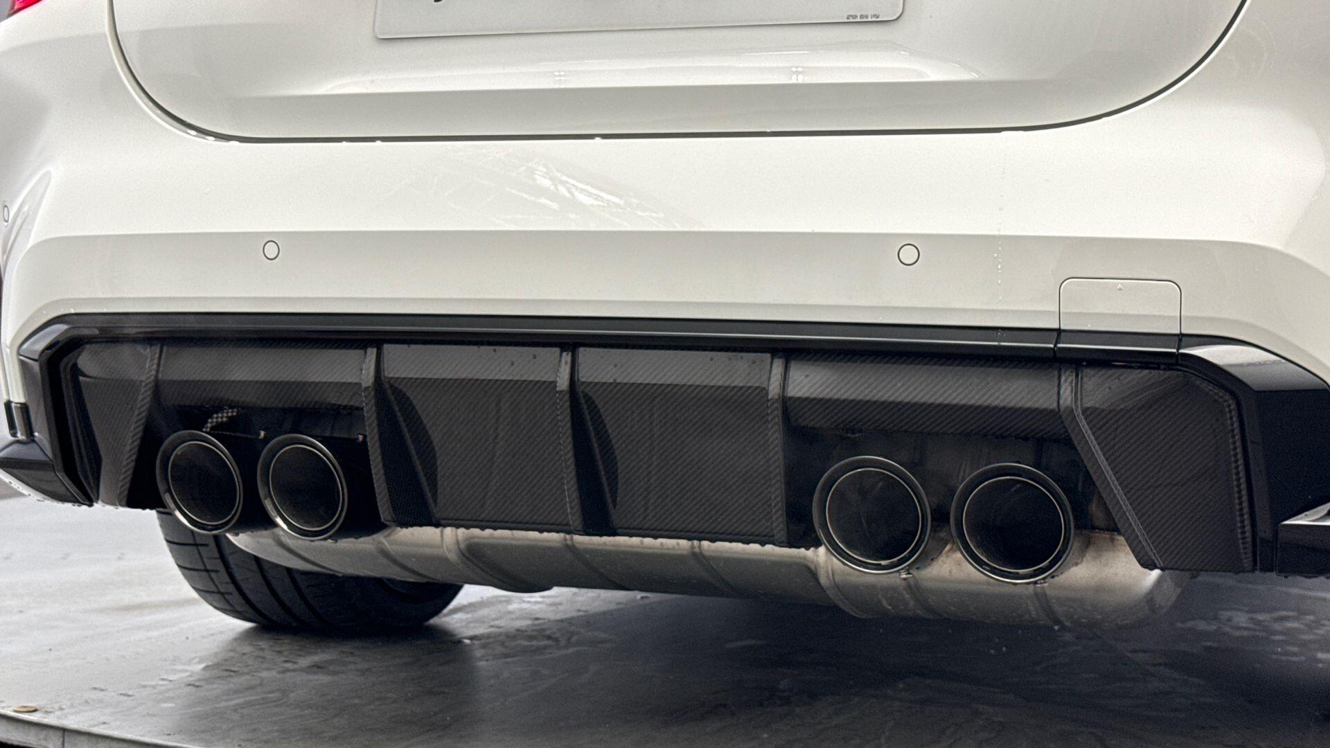 BMW M4 view 24