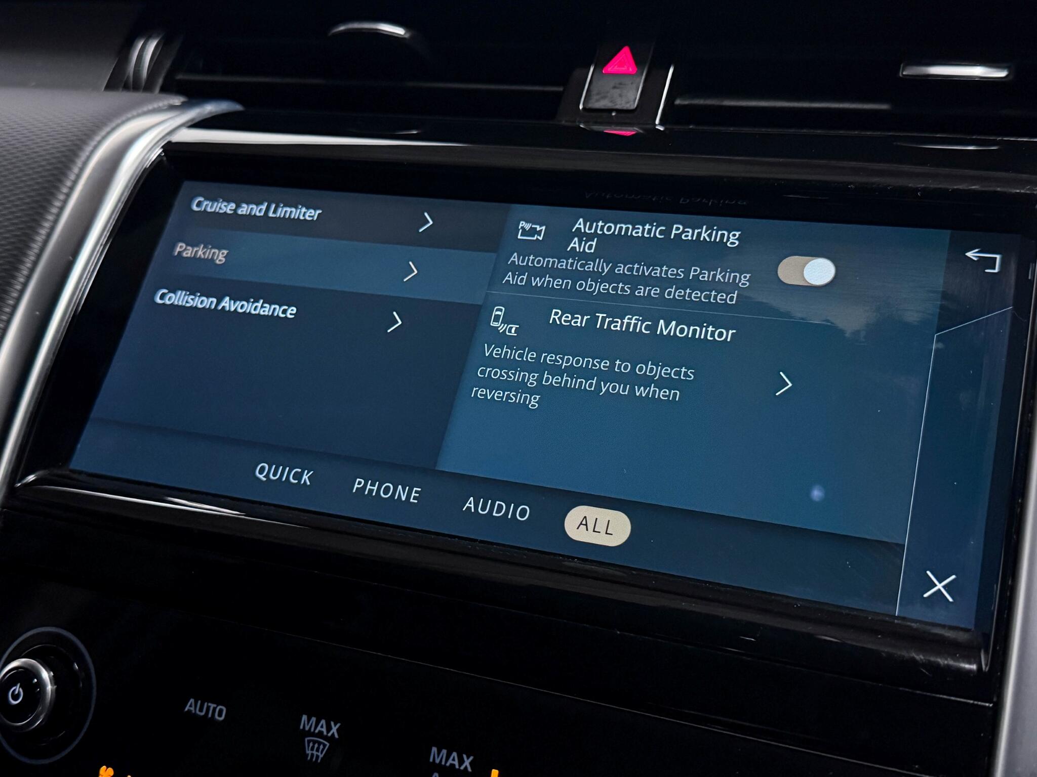 Land Rover Discovery Sport view 51