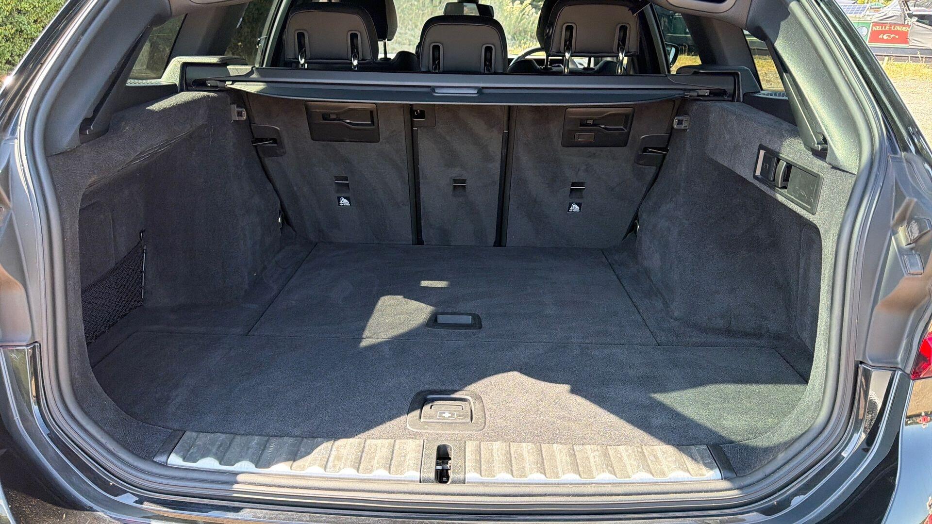 BMW 3 Series view 13