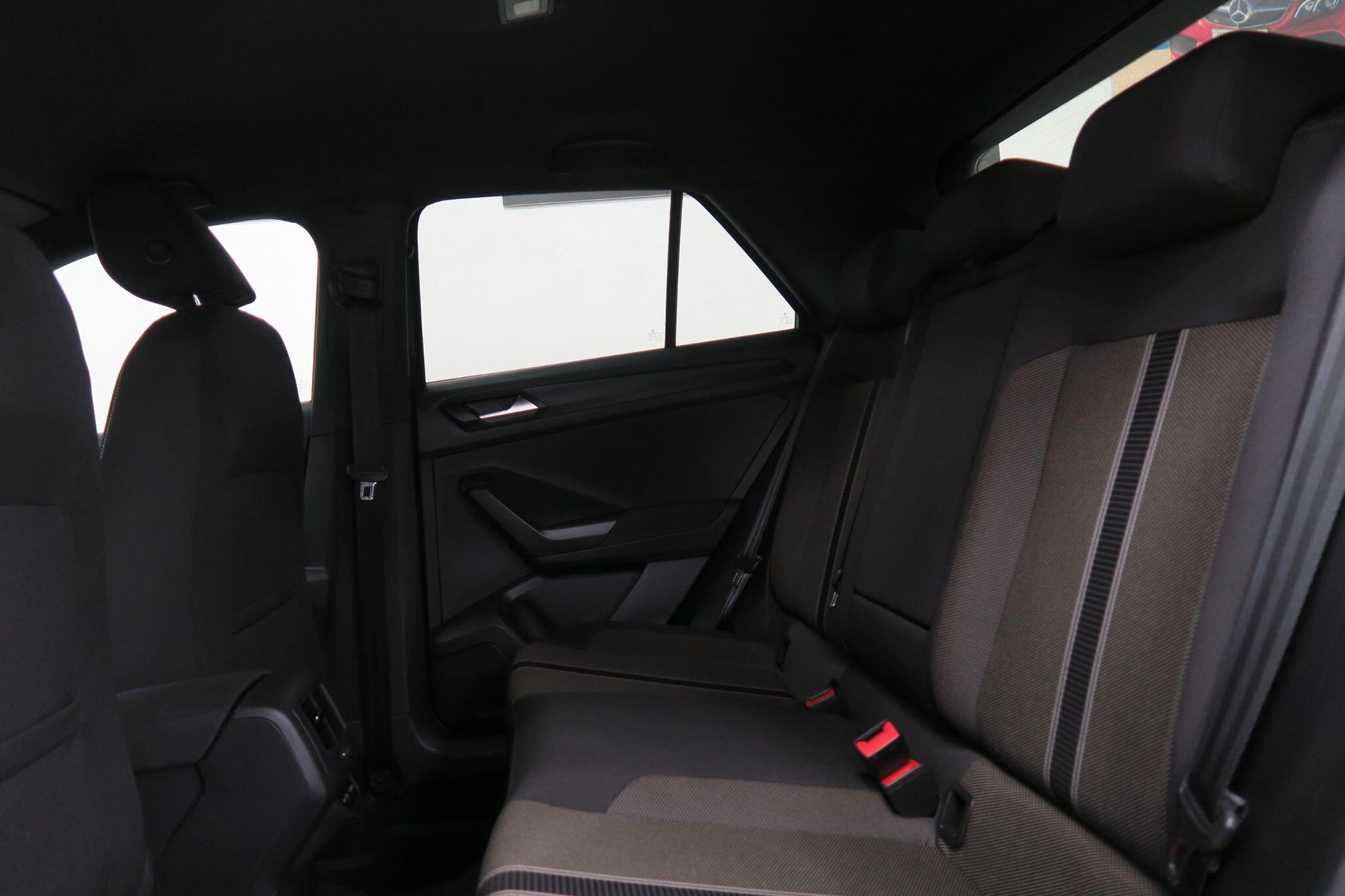 Volkswagen T-Roc view 12