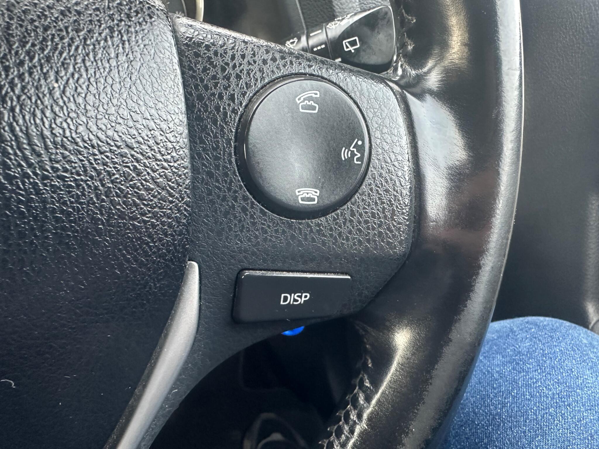 2014 Toyota Auris image 21