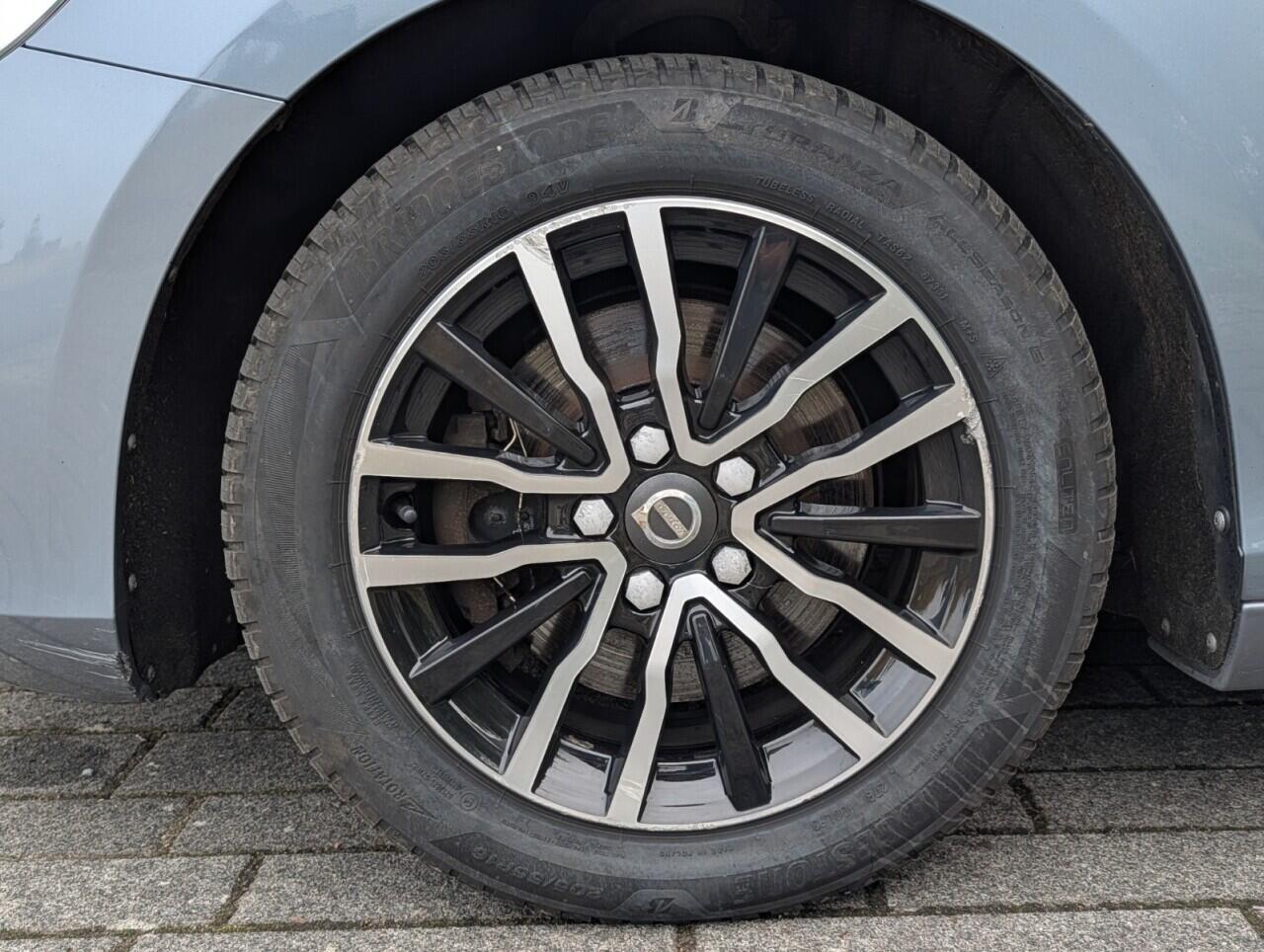 Volvo V40 view 17