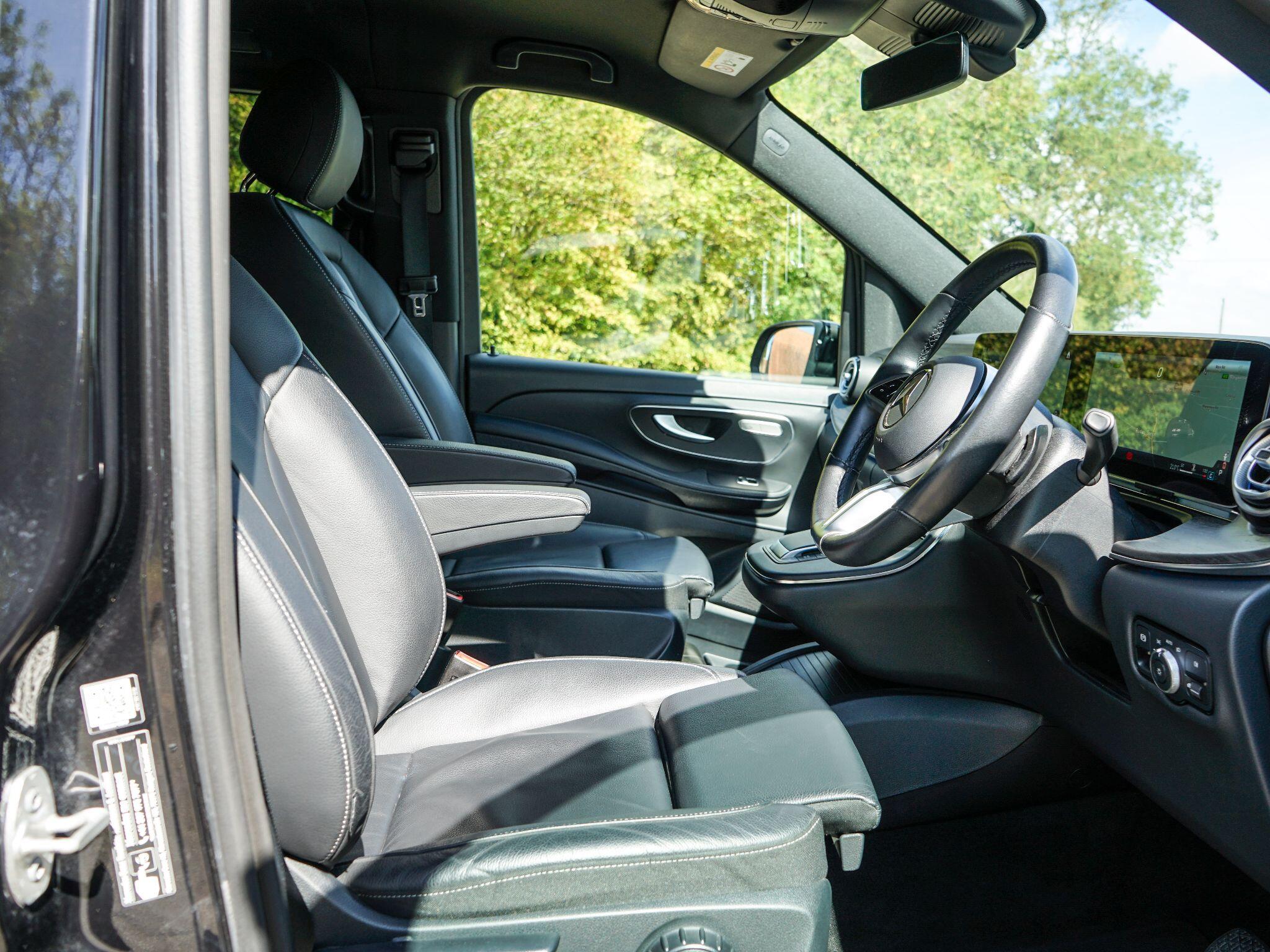 Mercedes-Benz V Class view 18