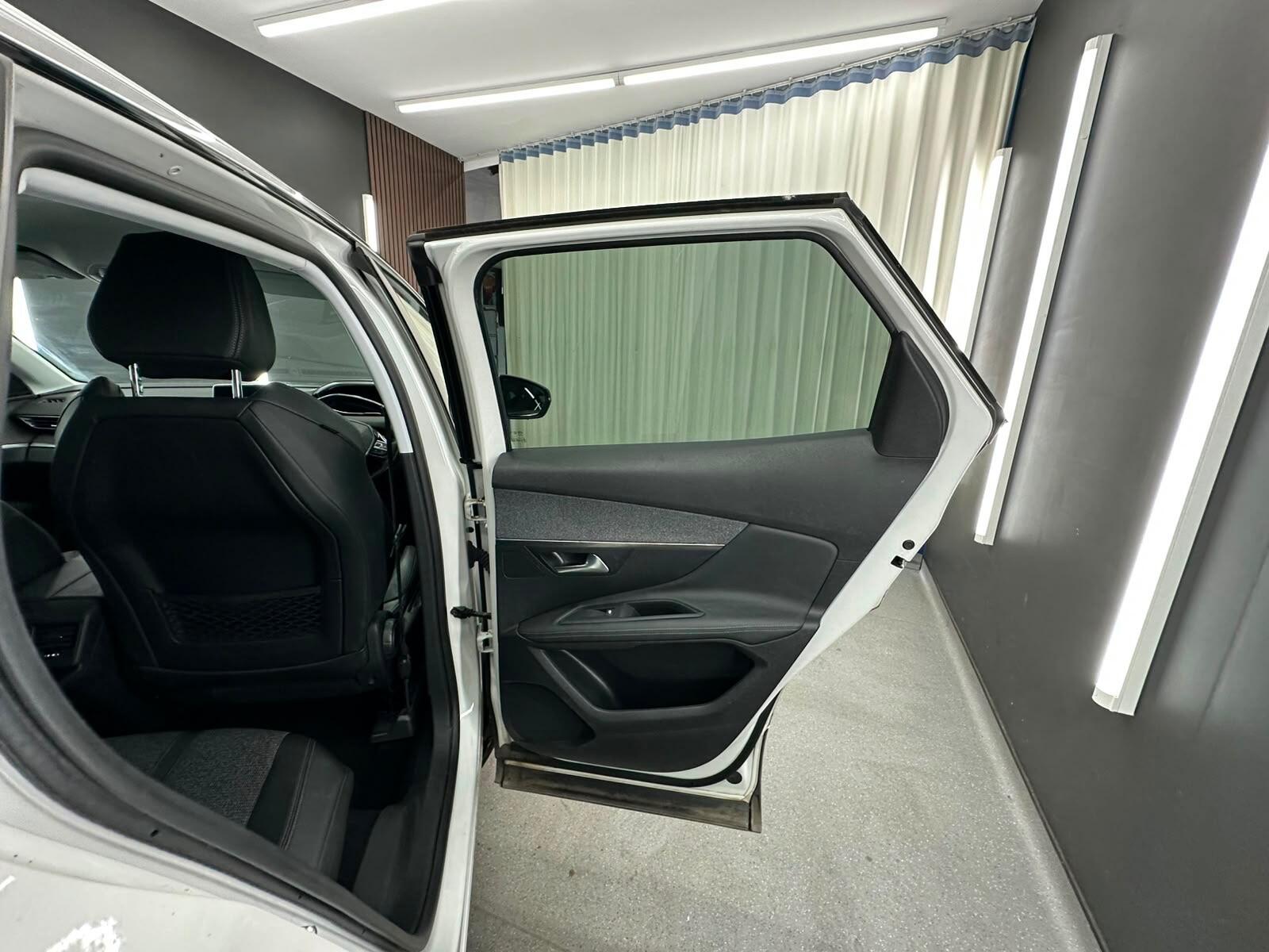 Peugeot 3008 view 19