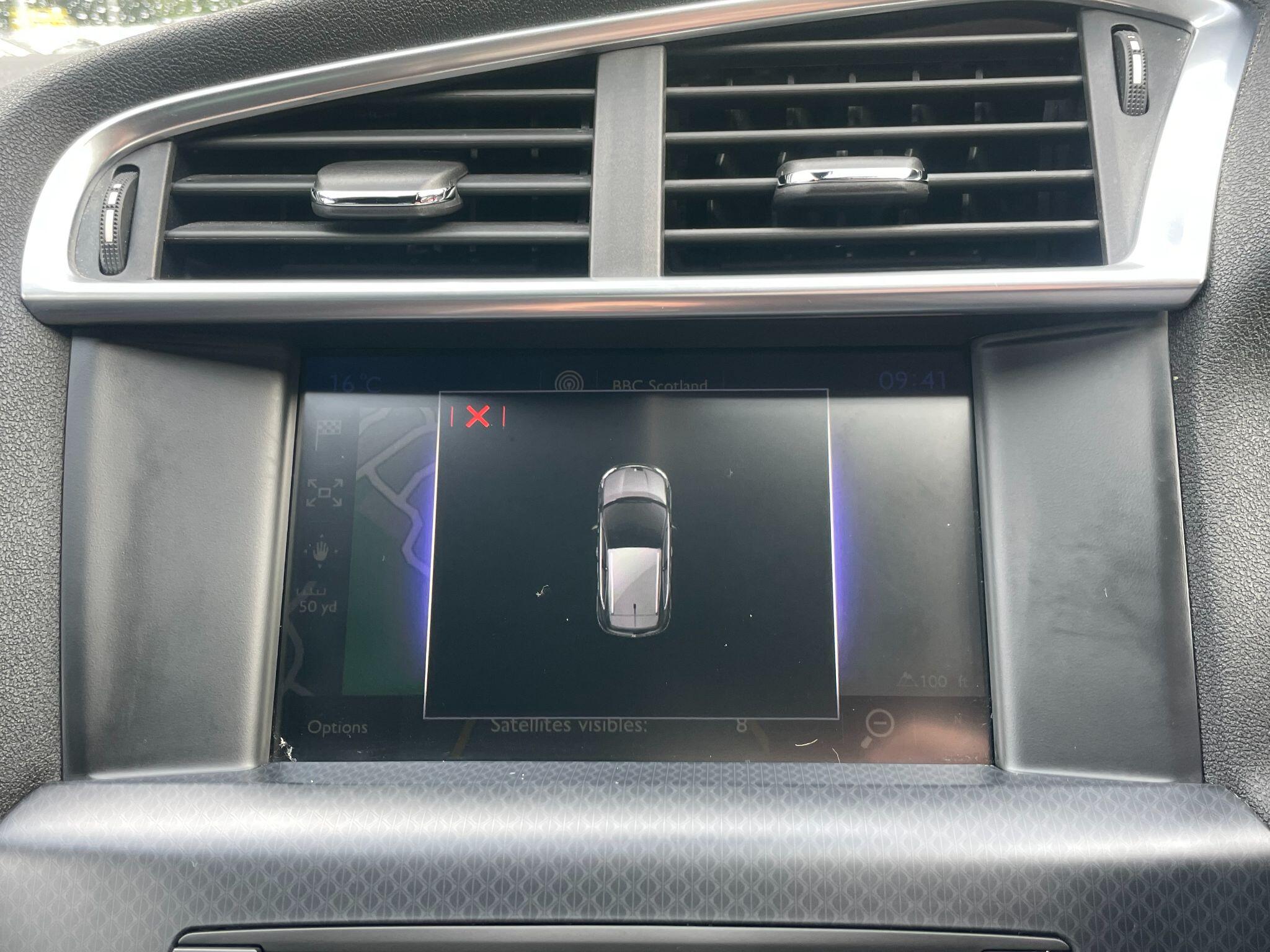 DS Automobiles DS 4 view 28