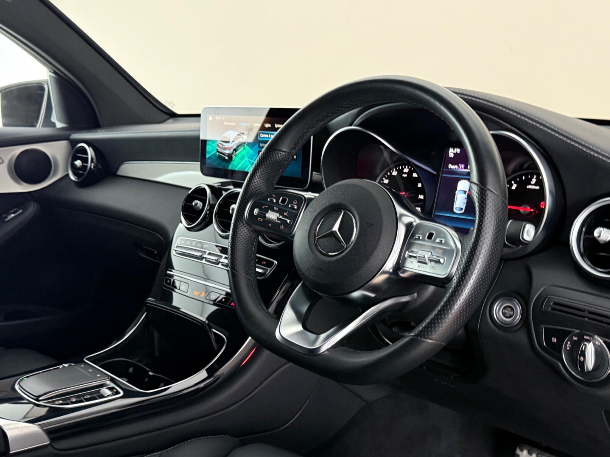 Mercedes-Benz GLC view 3