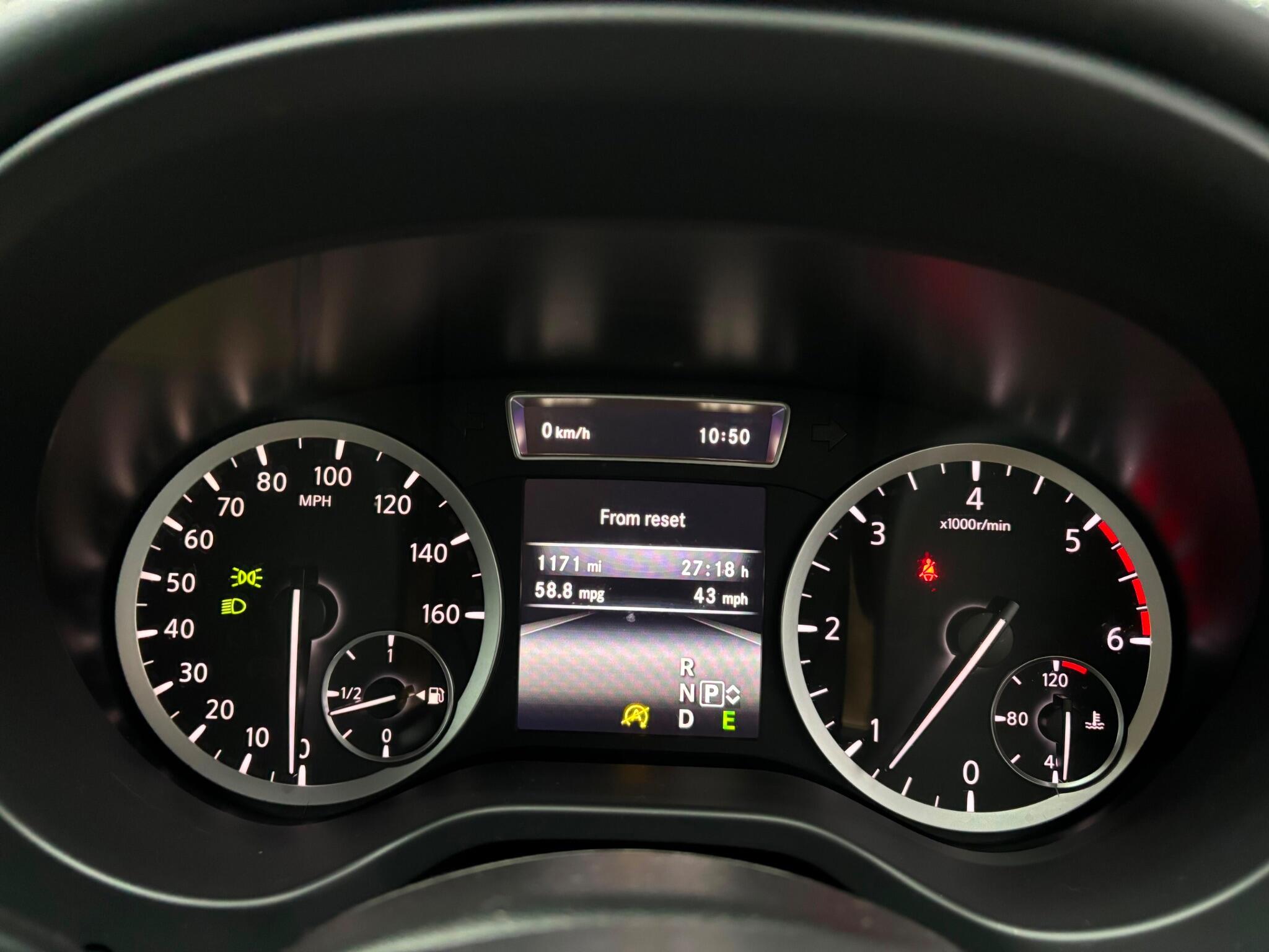 Infiniti Q30 view 12
