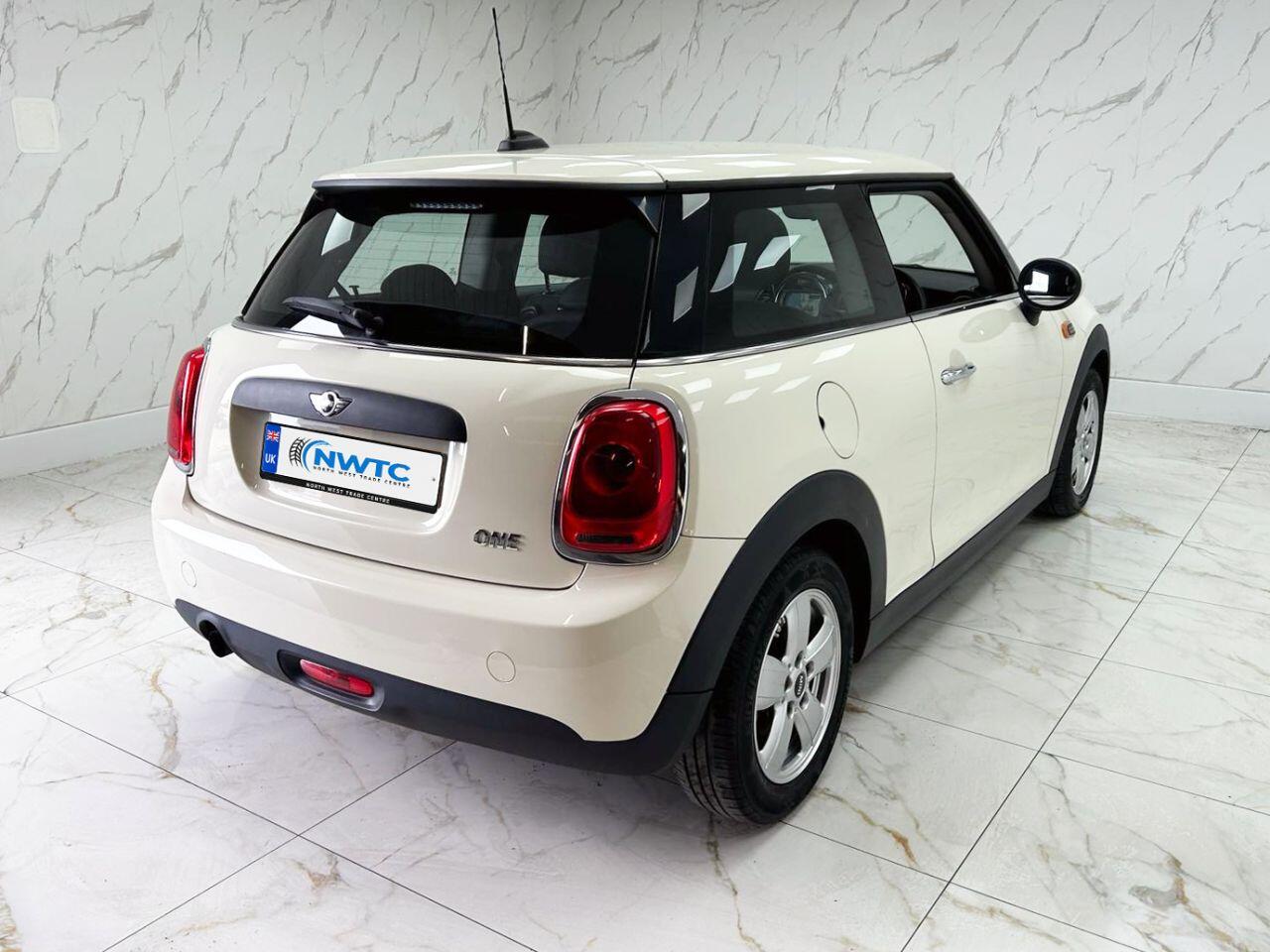 MINI Hatch view 11