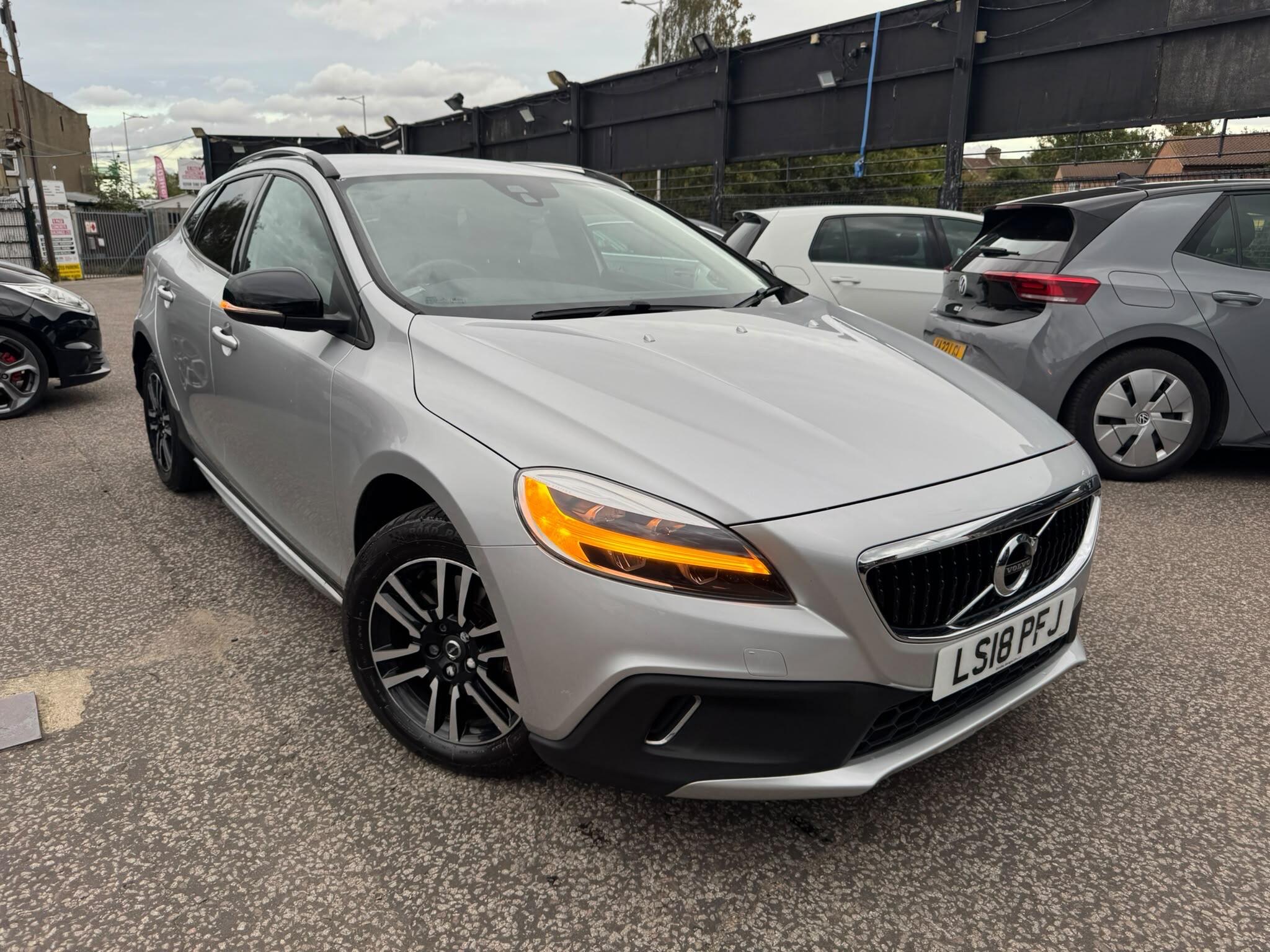 Volvo V40 Cross Country view 12