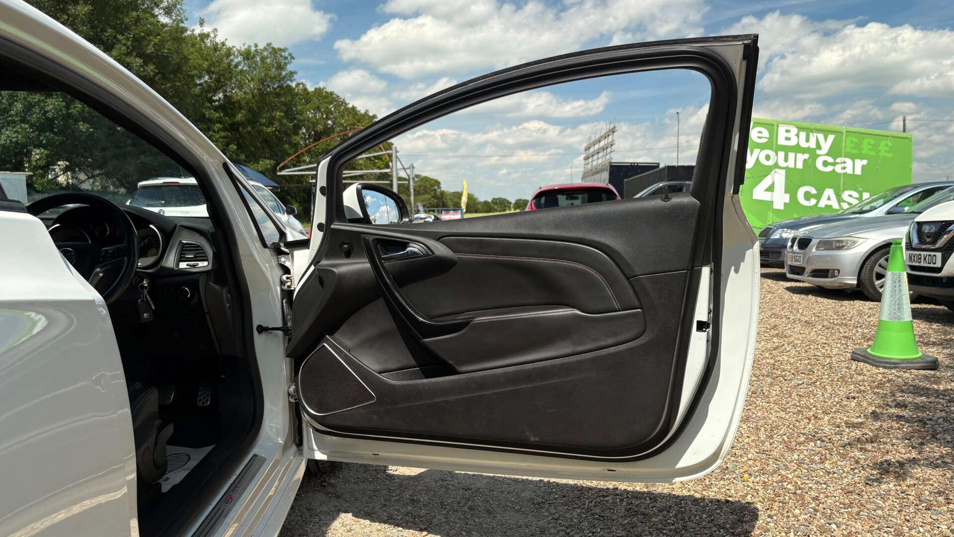 Vauxhall Astra GTC view 32