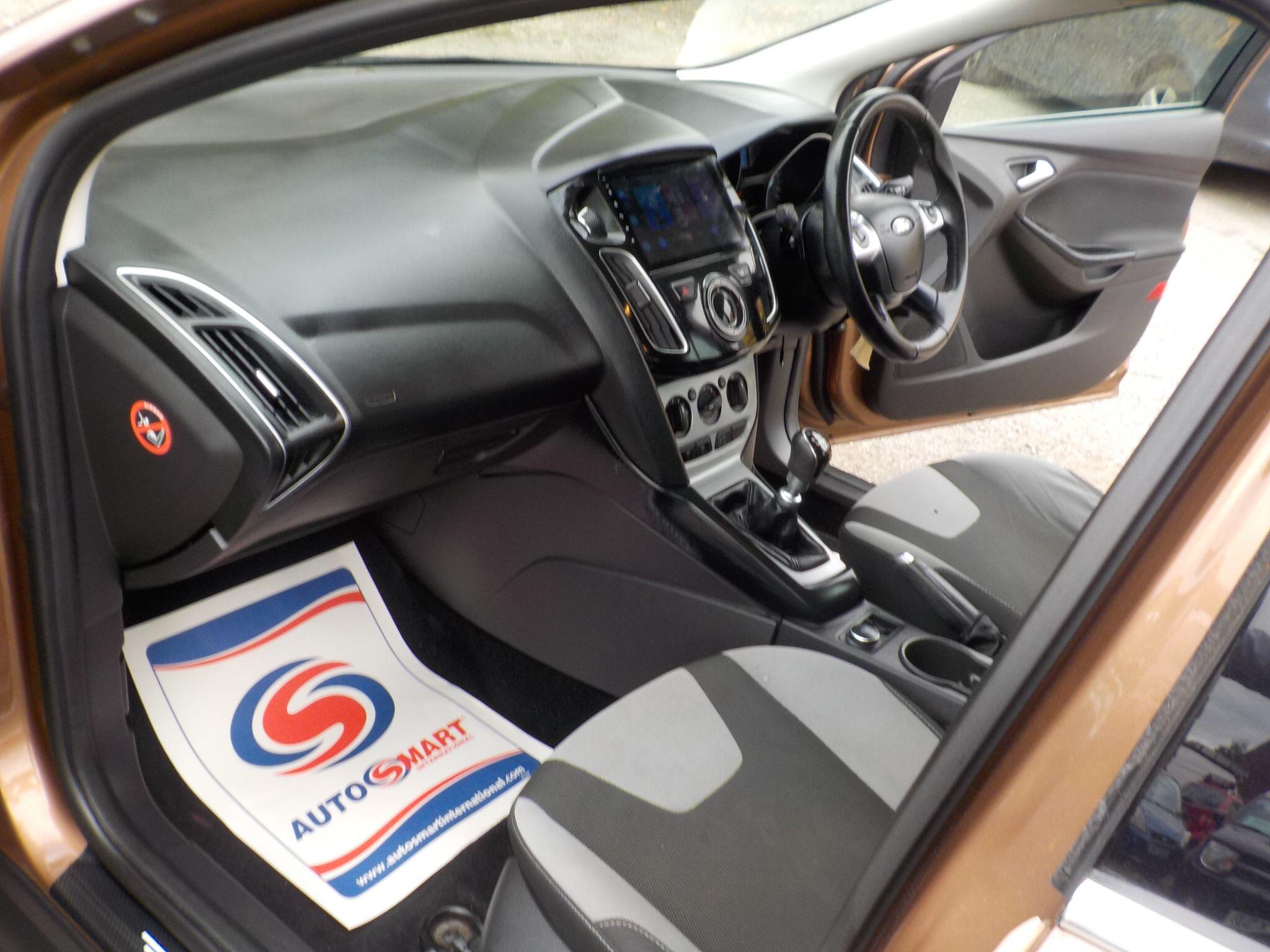 Ford Focus 1.6 TDCi Zetec Euro 5 (s/s) 5dr